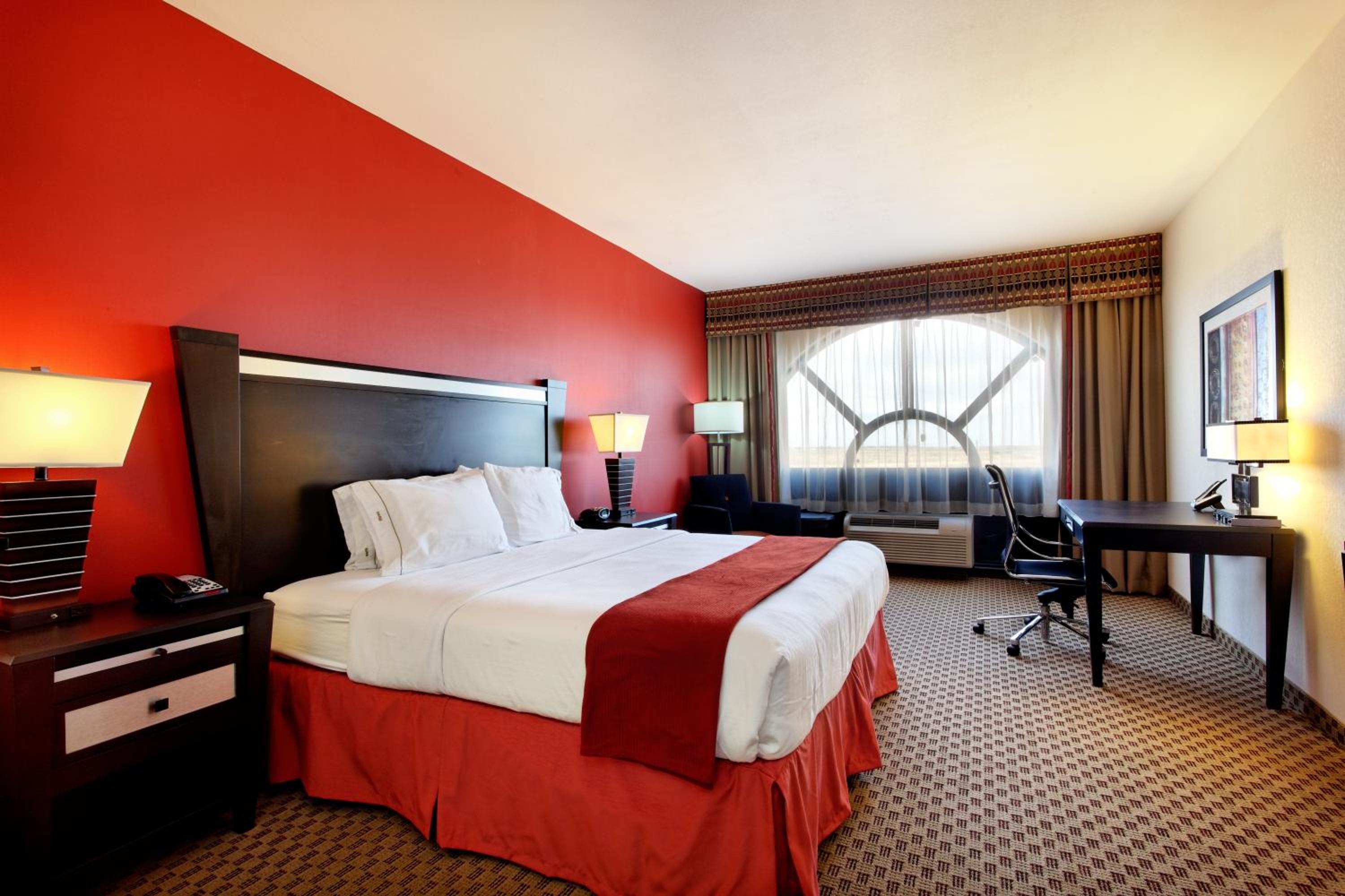 Standard King Room with Extra Floor Space - Photo 1