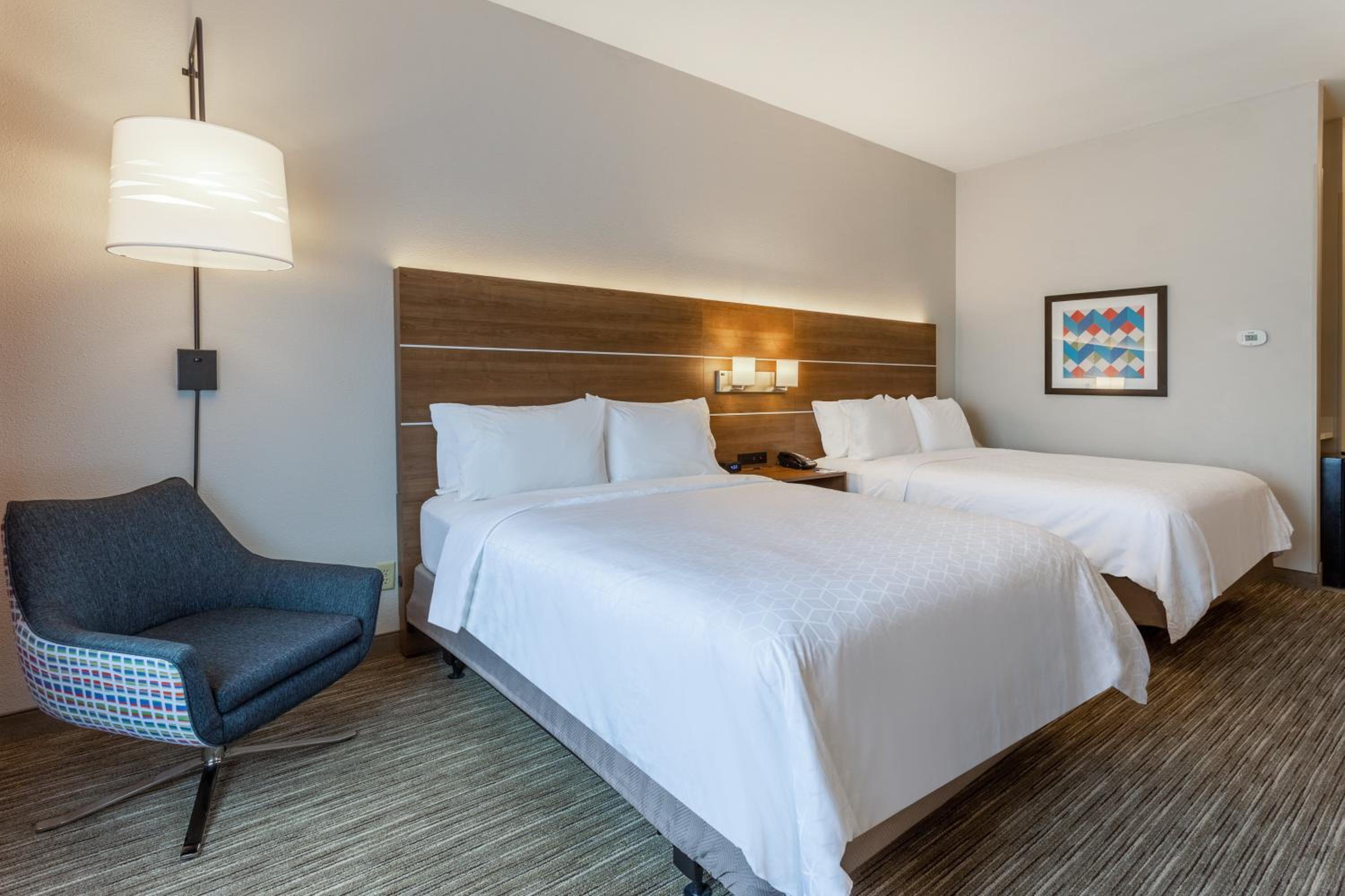 Standard Queen Room with Two Queen Beds - Photo 1