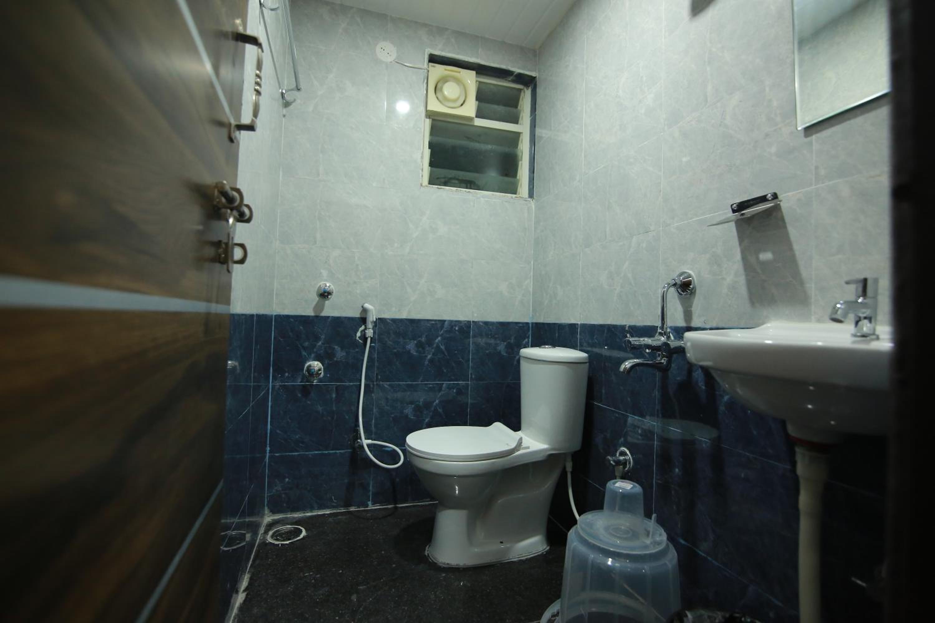 Deluxe Room - Photo 14