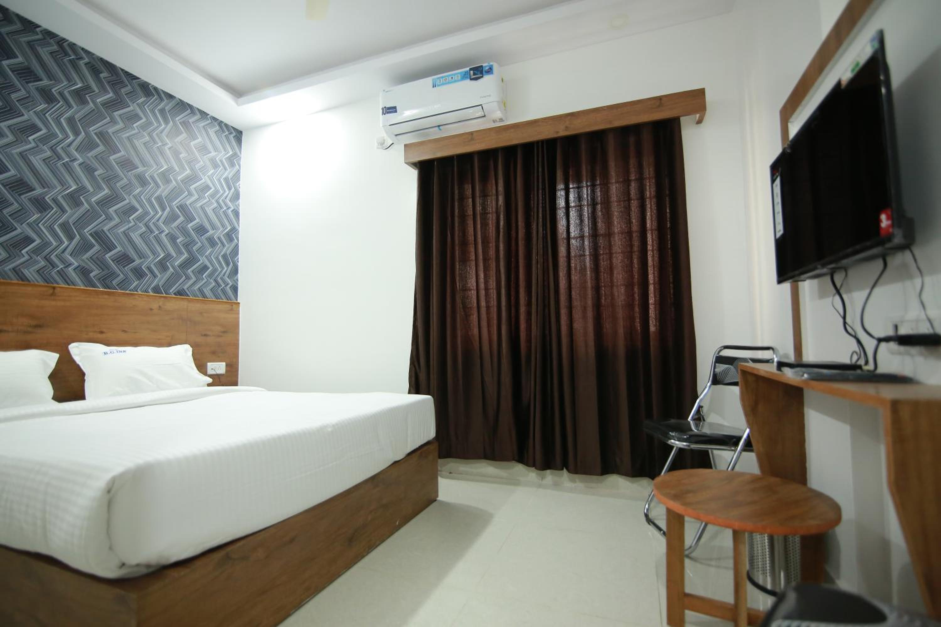 Deluxe Room - Photo 15