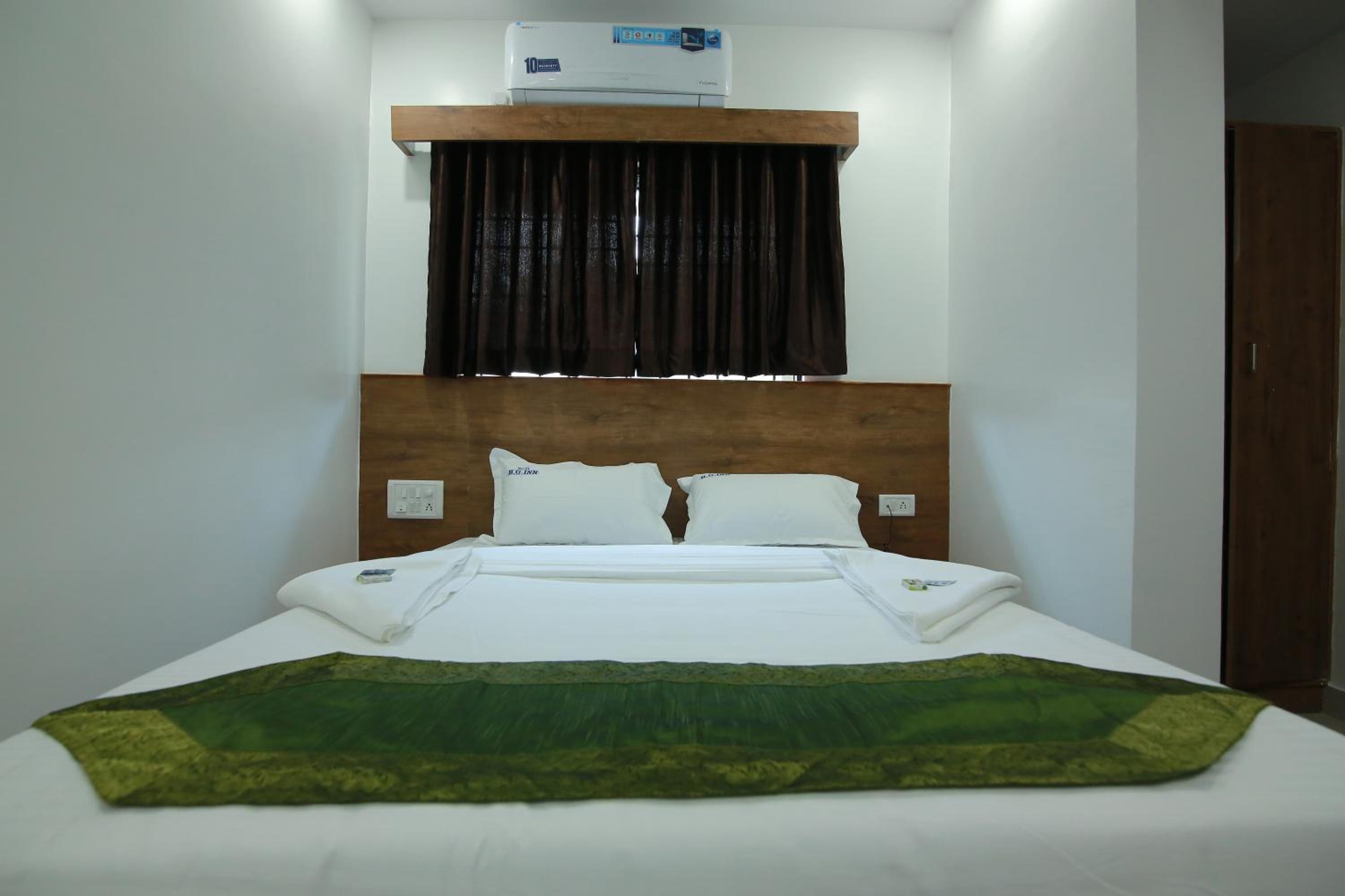 Deluxe Room - Photo 16