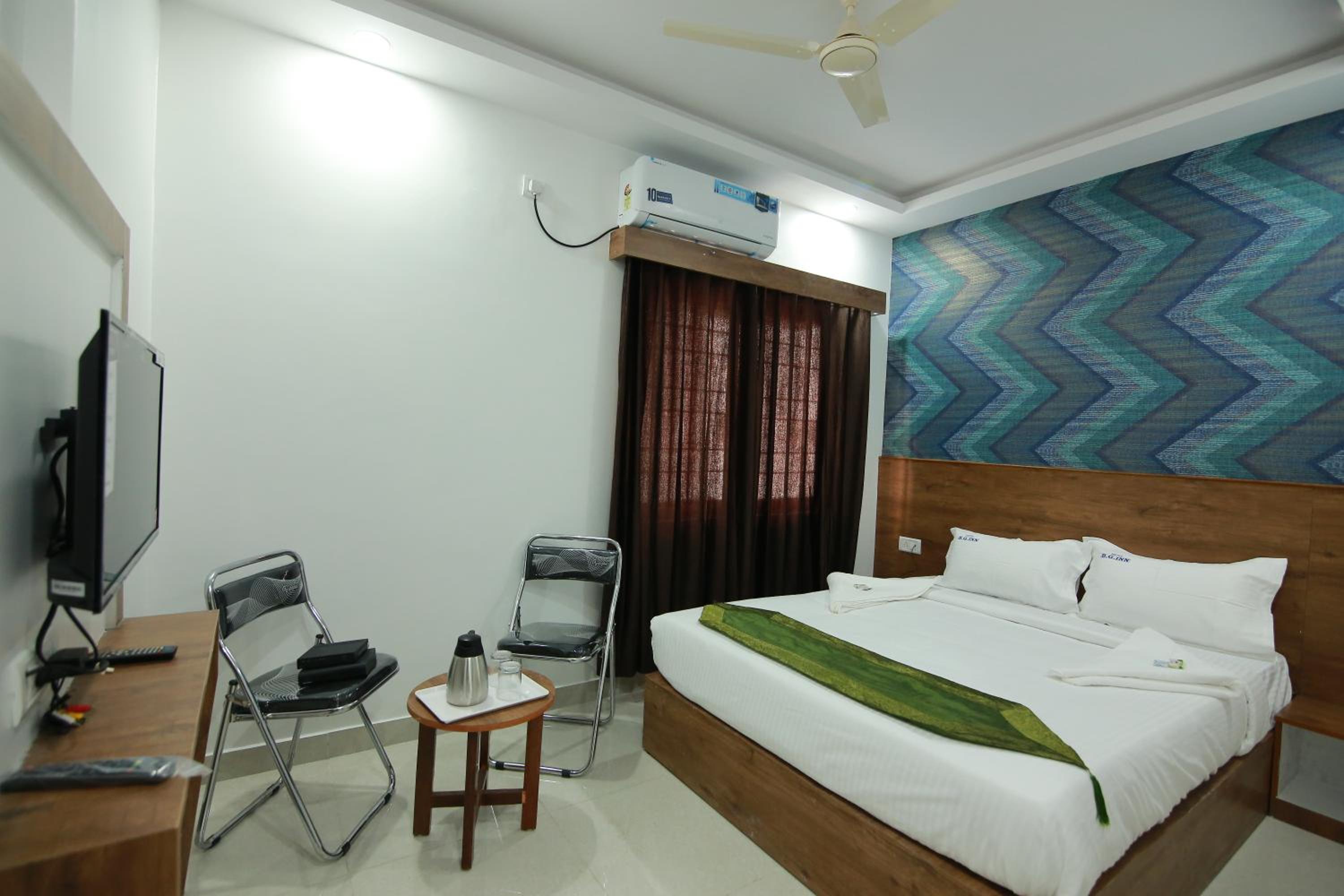 Deluxe Room - Photo 17