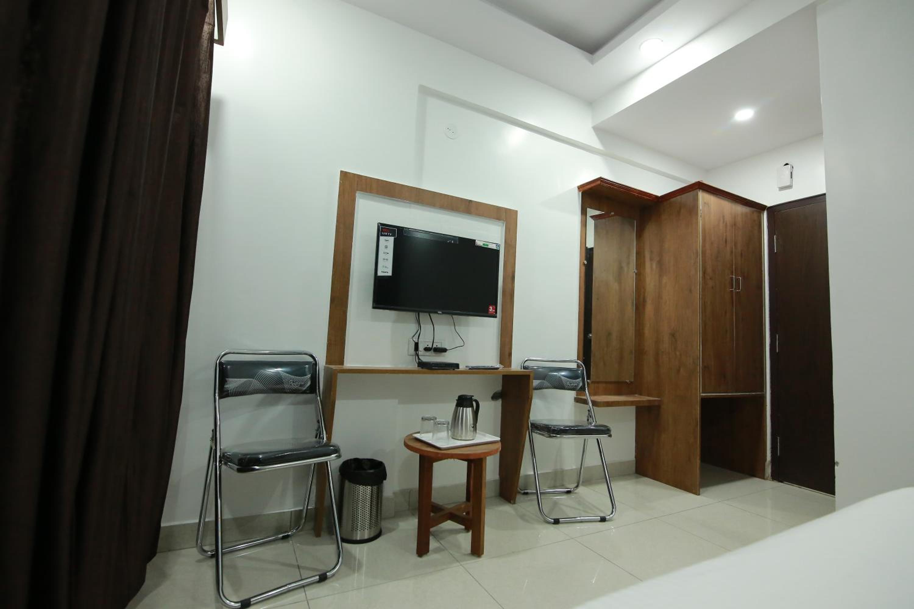 Deluxe Room - Photo 22
