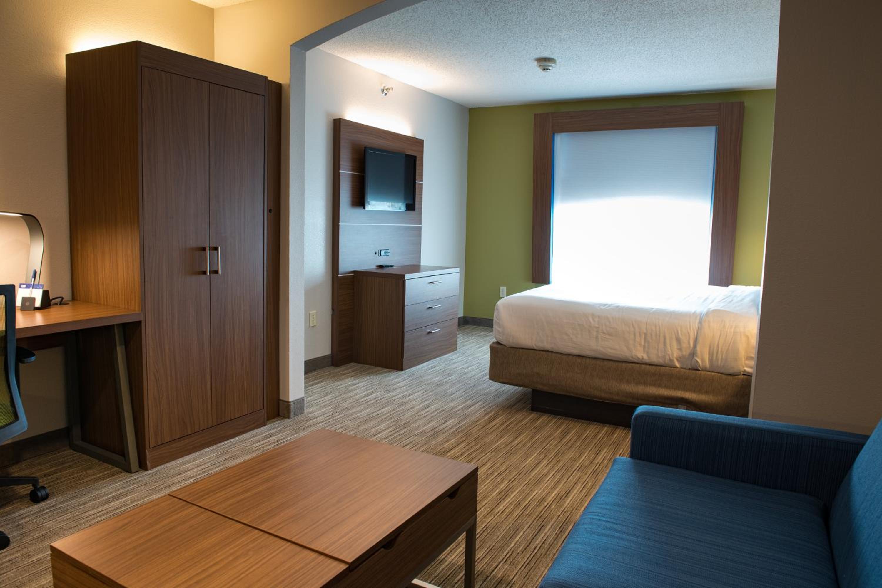 King Suite - Photo 3