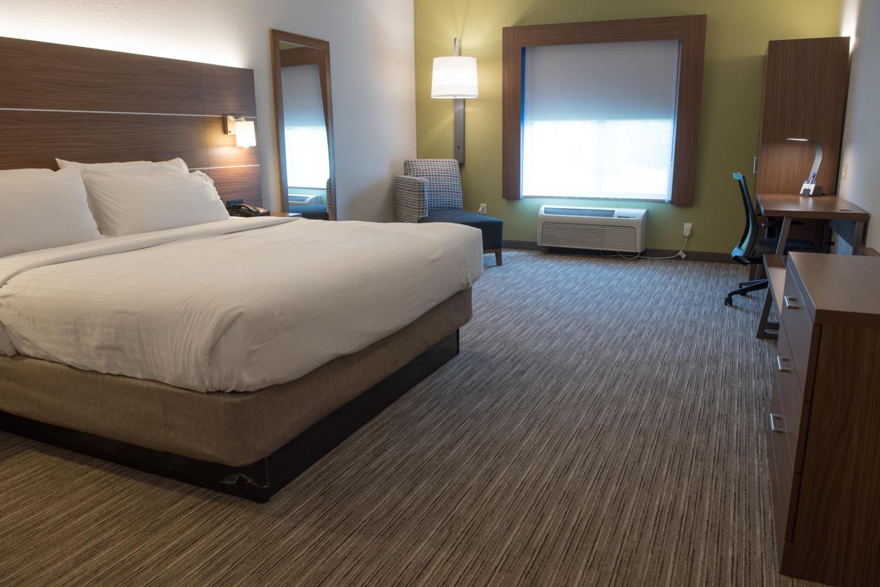 Standard King Room - Photo 1