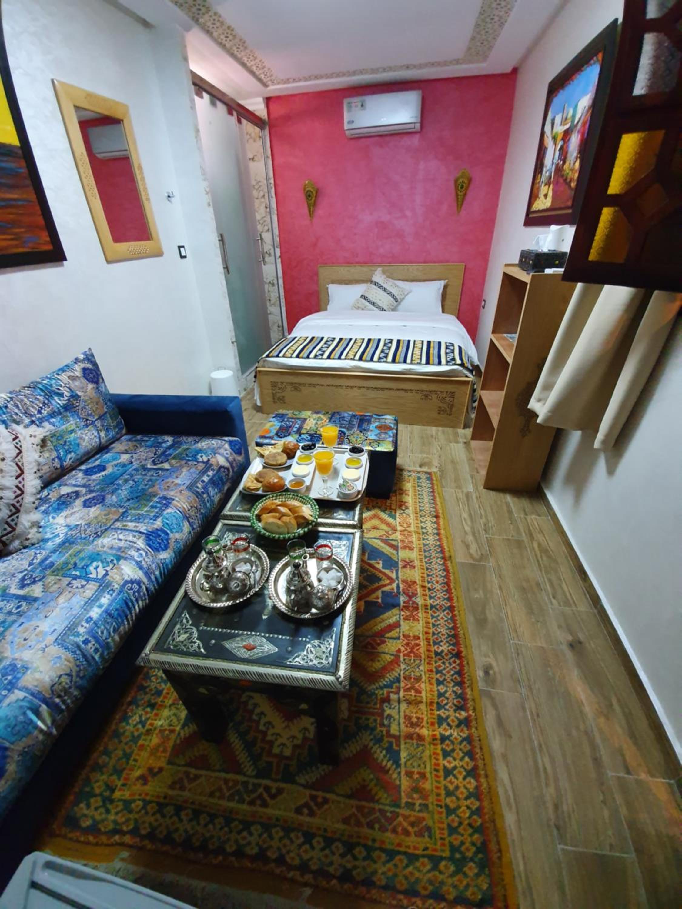 Suite - Photo 2
