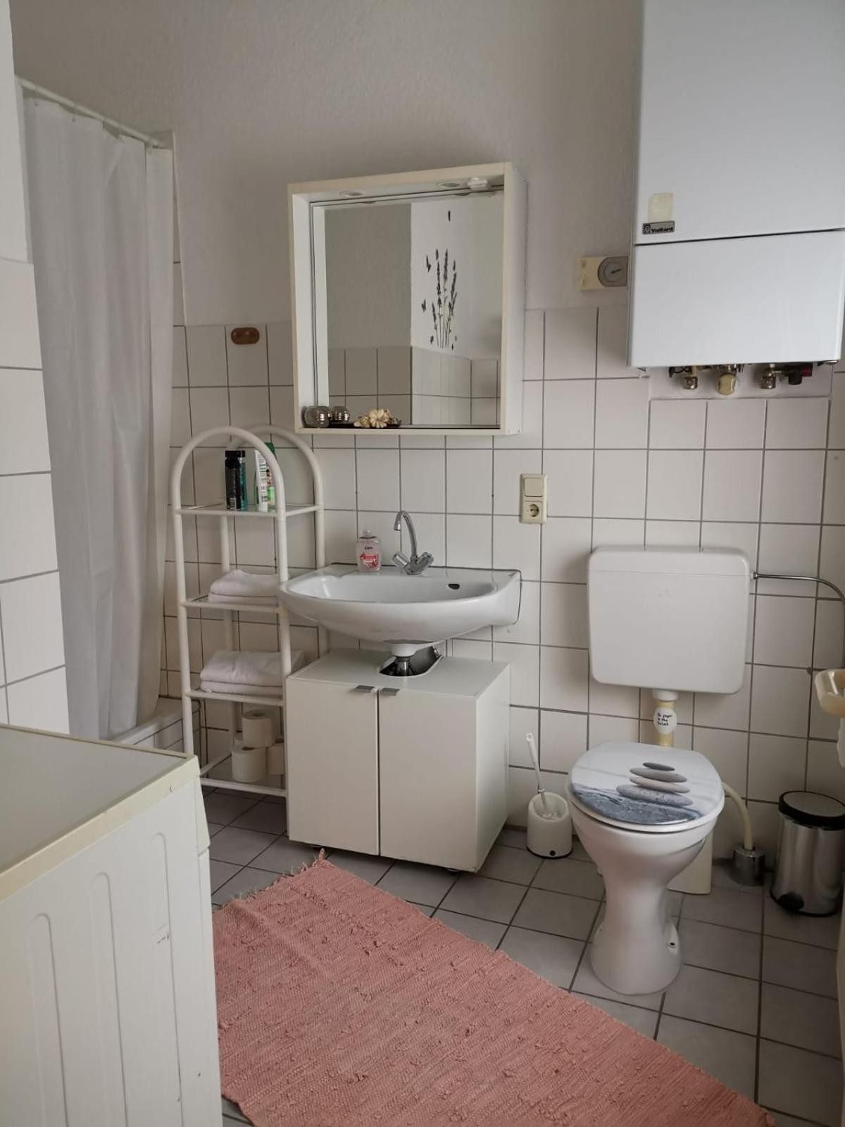 One-Bedroom Apartment - Photo 7
