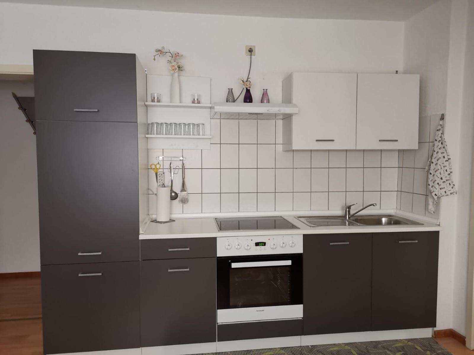 One-Bedroom Apartment - Photo 9