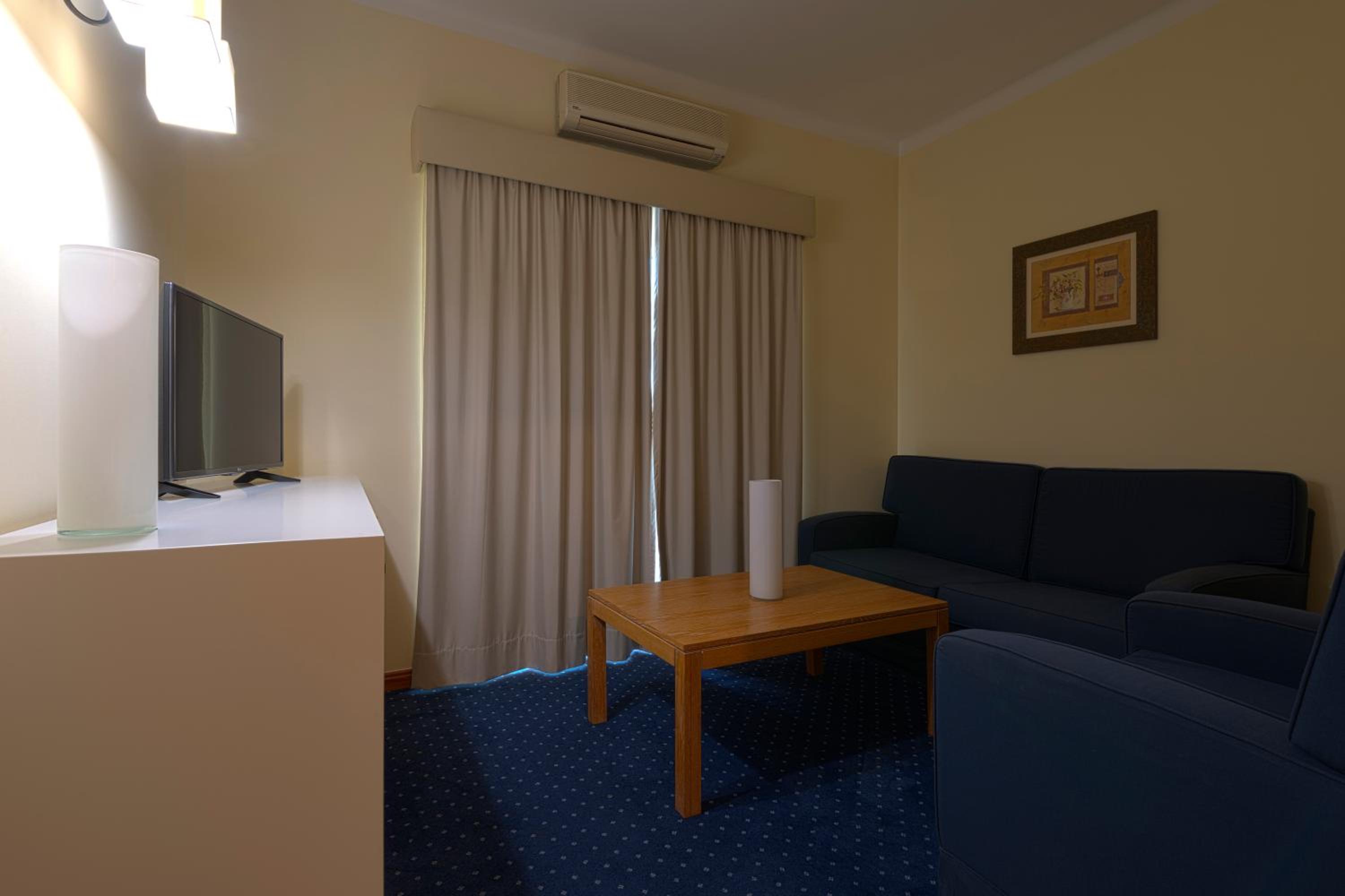 Suite - Photo 2