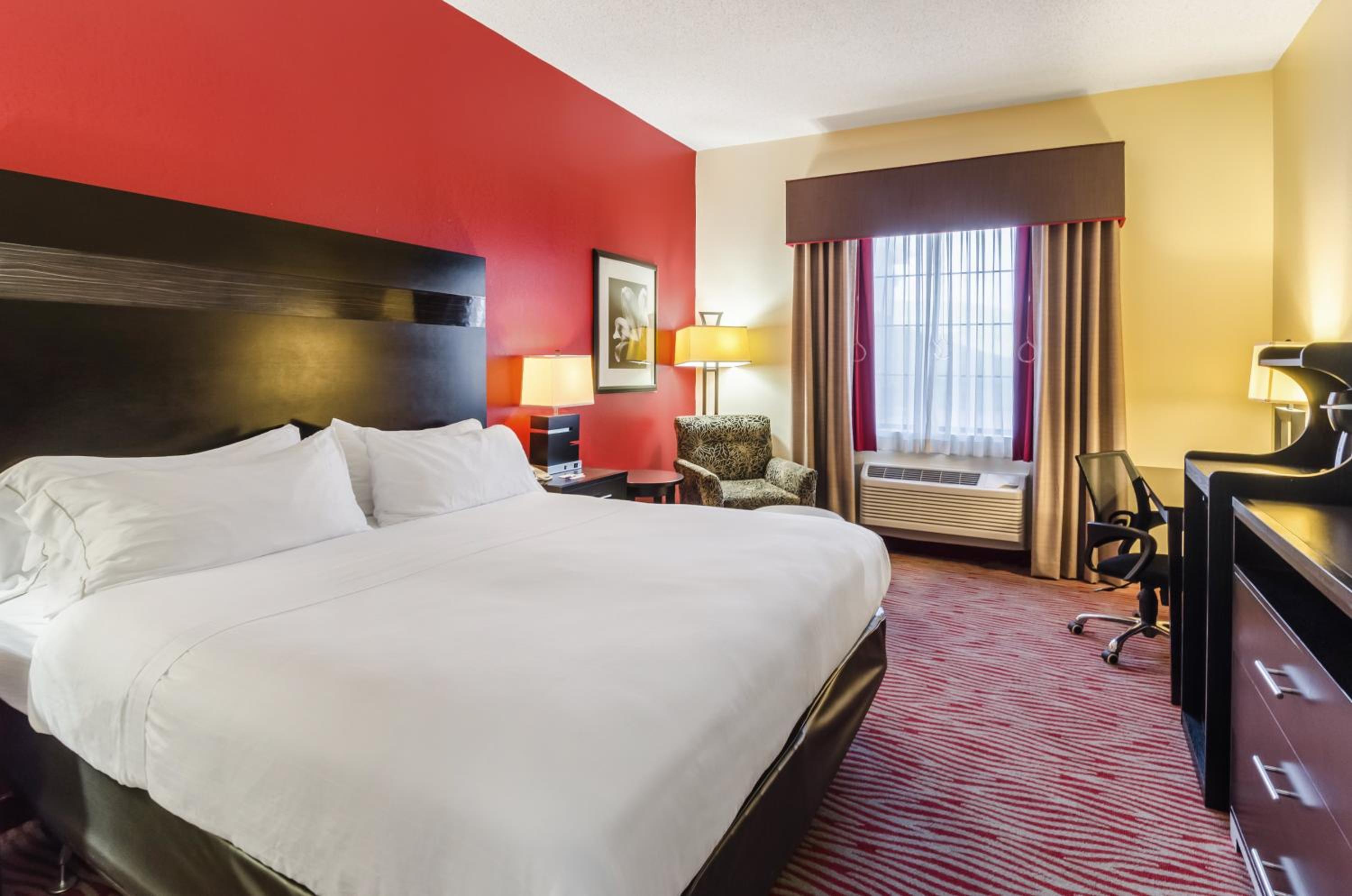Standard King Room - Photo 1