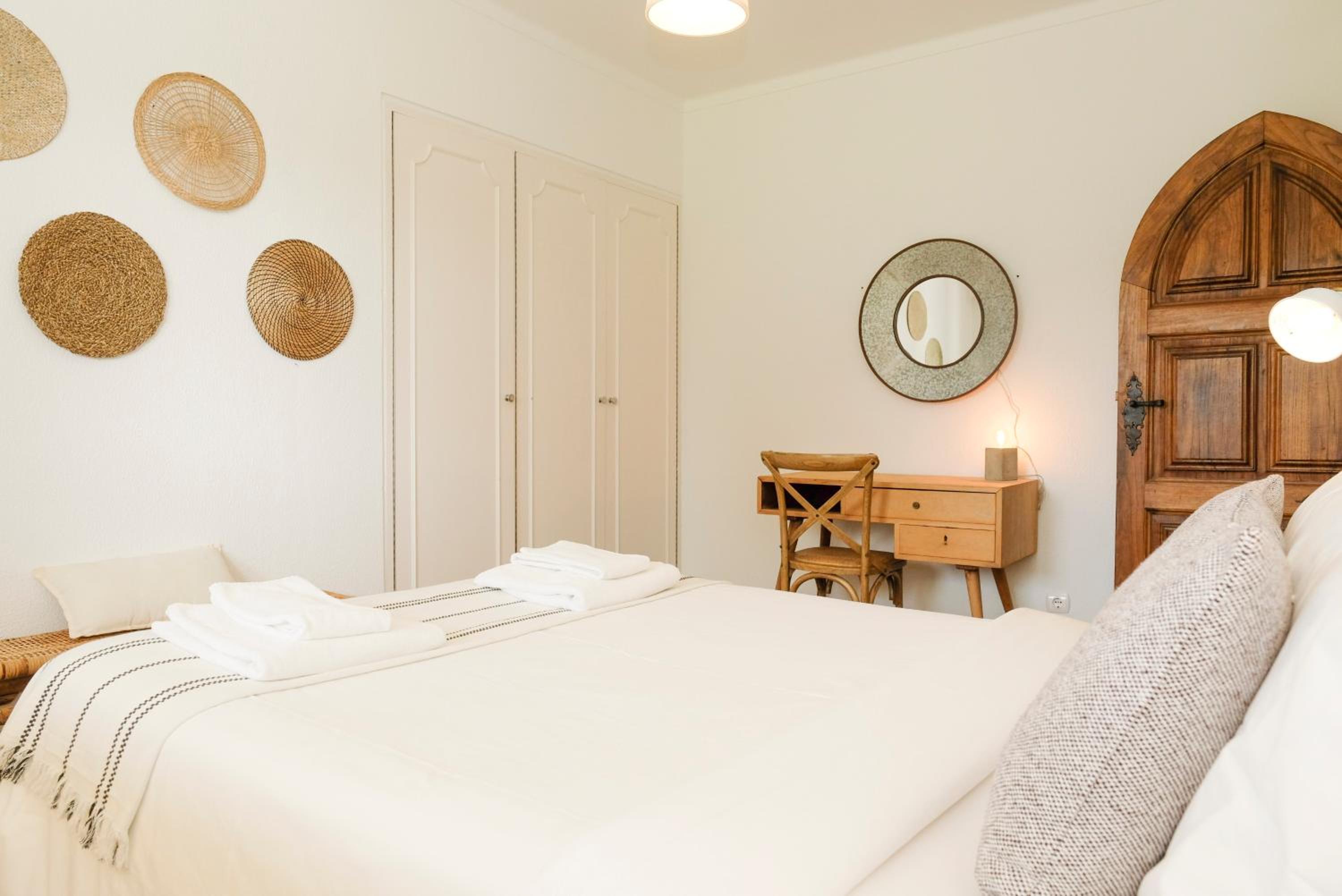 Three-Bedroom Apartment - Photo 7