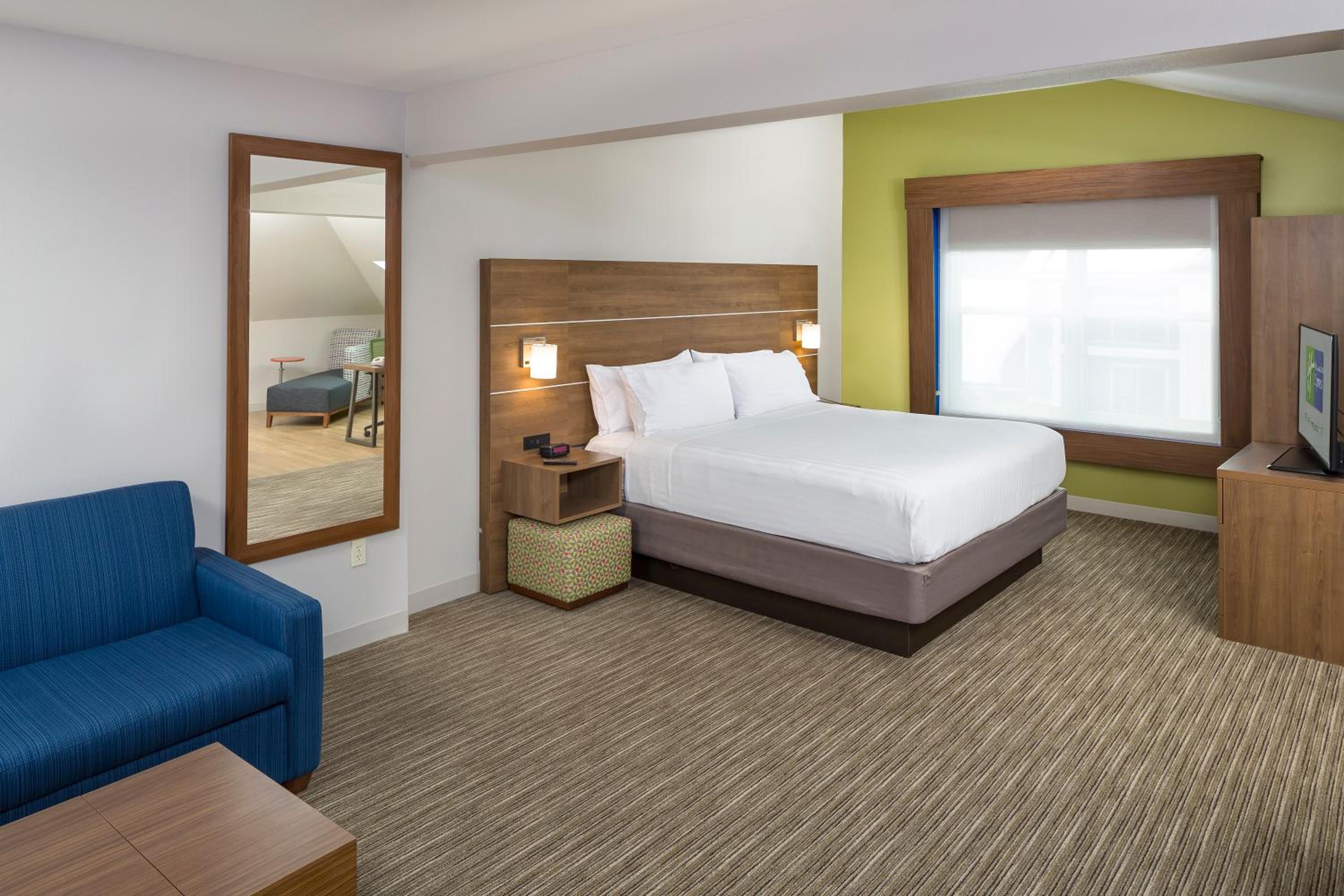 King Suite - Photo 2