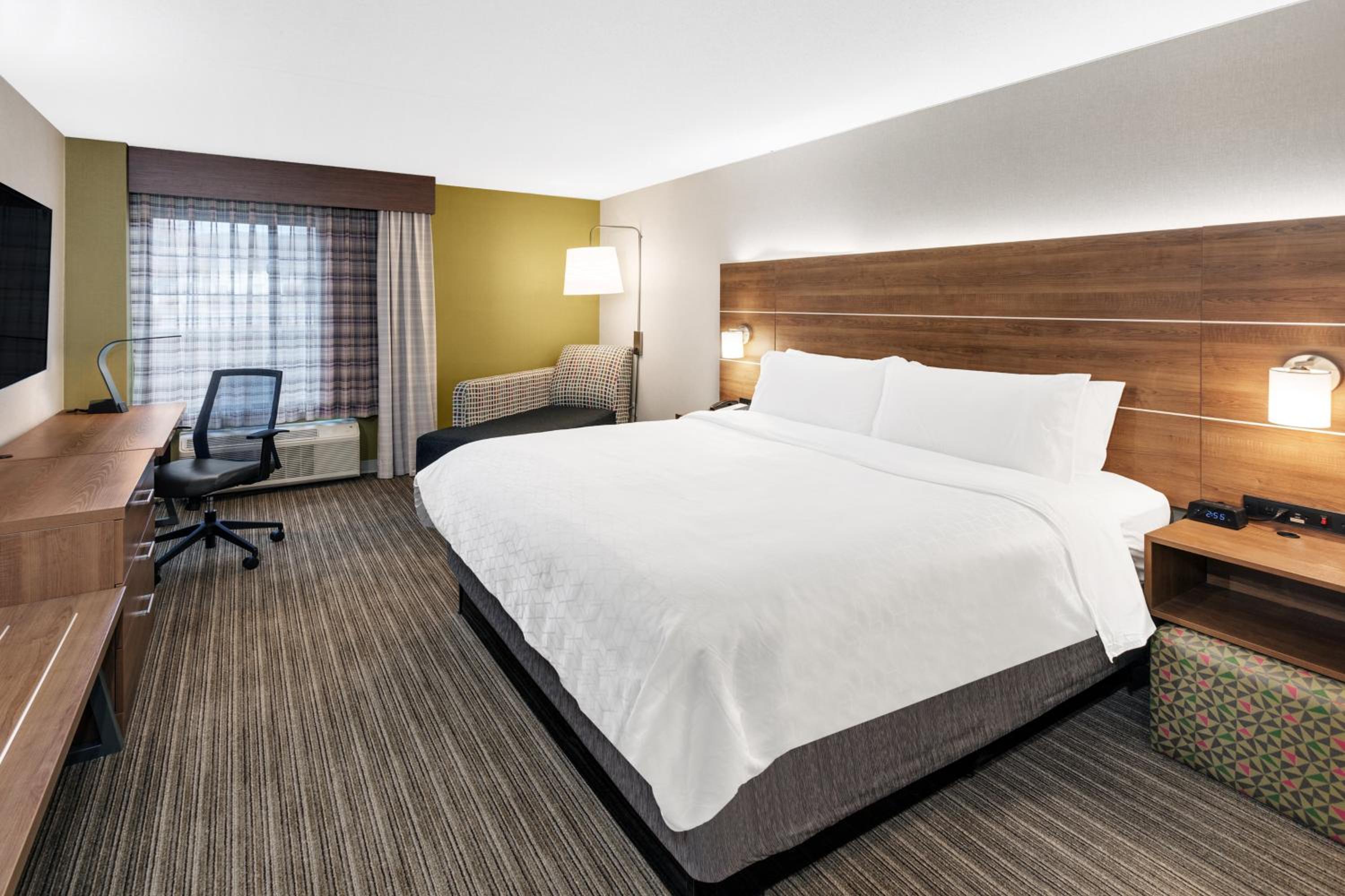 King Room - Mobility Access/Hearing Accessible - Photo 1