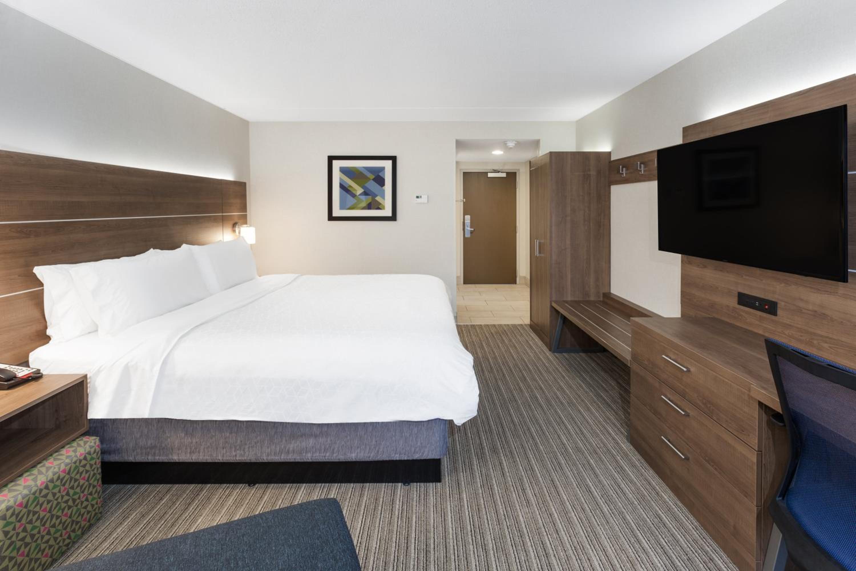 King Room - Mobility Access/Hearing Accessible - Photo 3