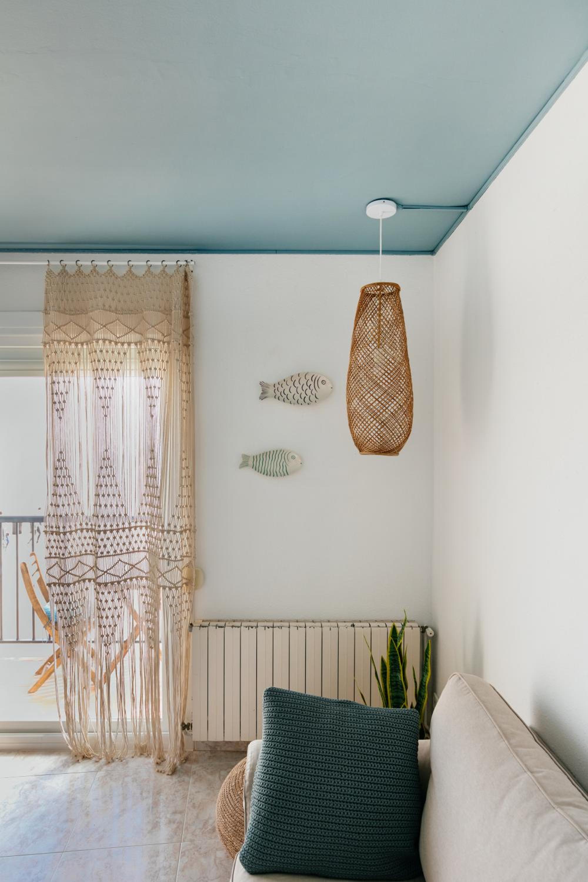 Apartment with Sea View - Photo 12