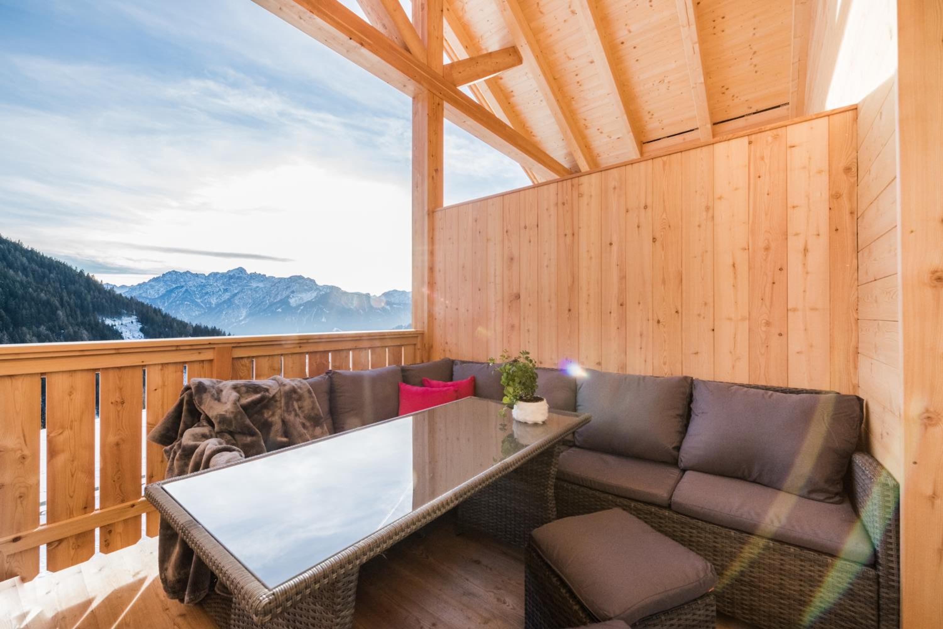 Apartment with Mountain View photo 3