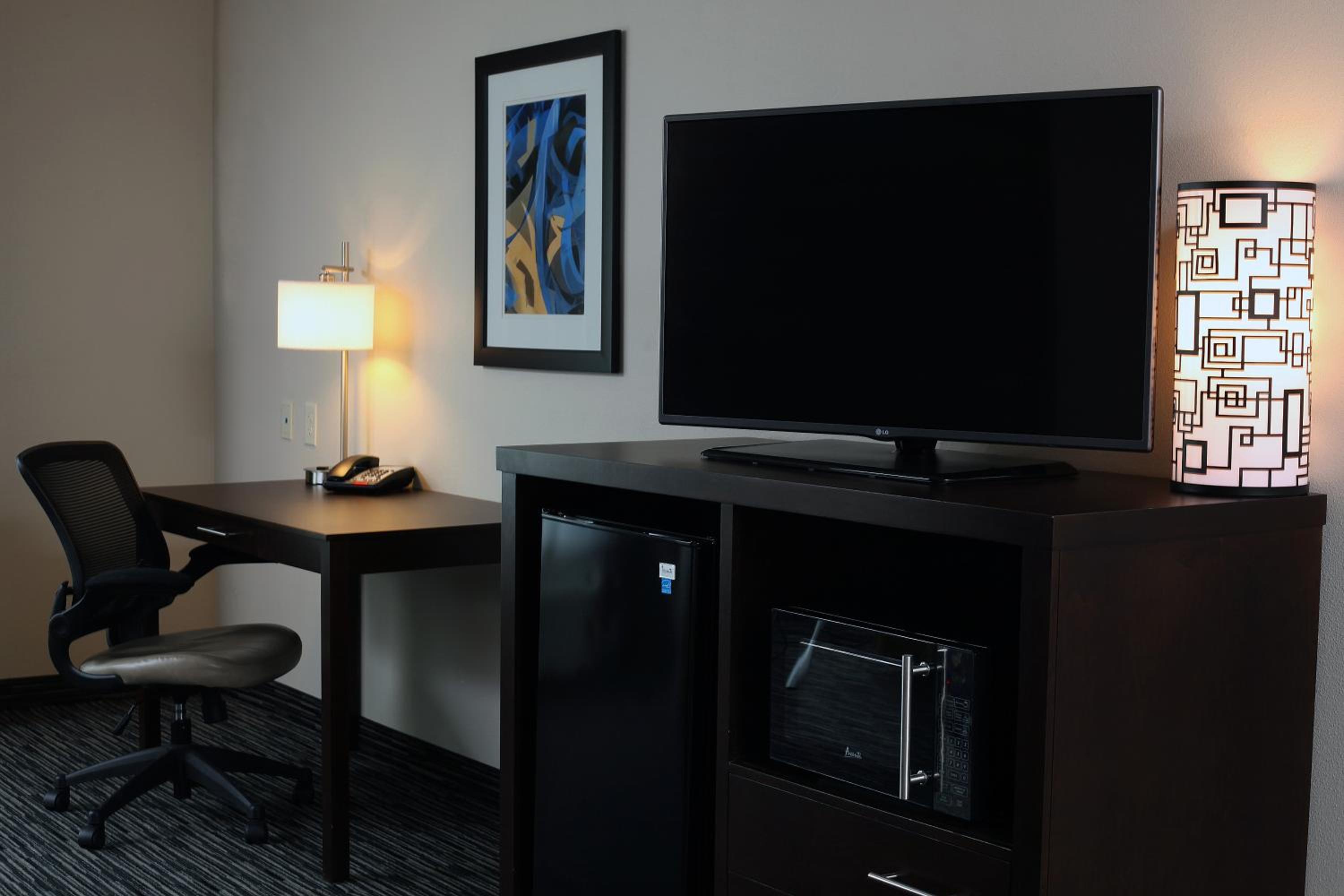 Standard Room with Two Queen Beds photo 2
