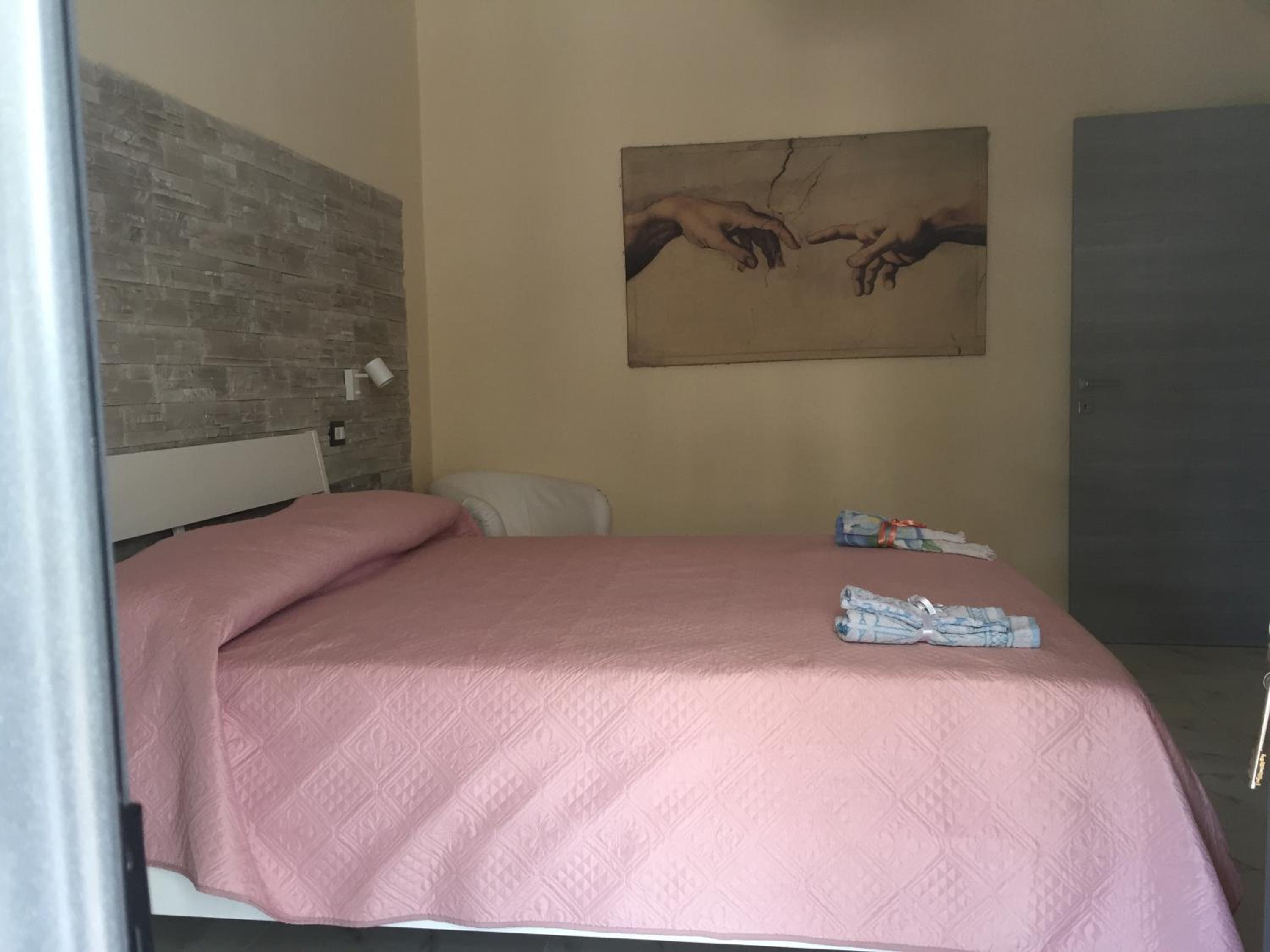 Two-Bedroom Apartment - Photo 9