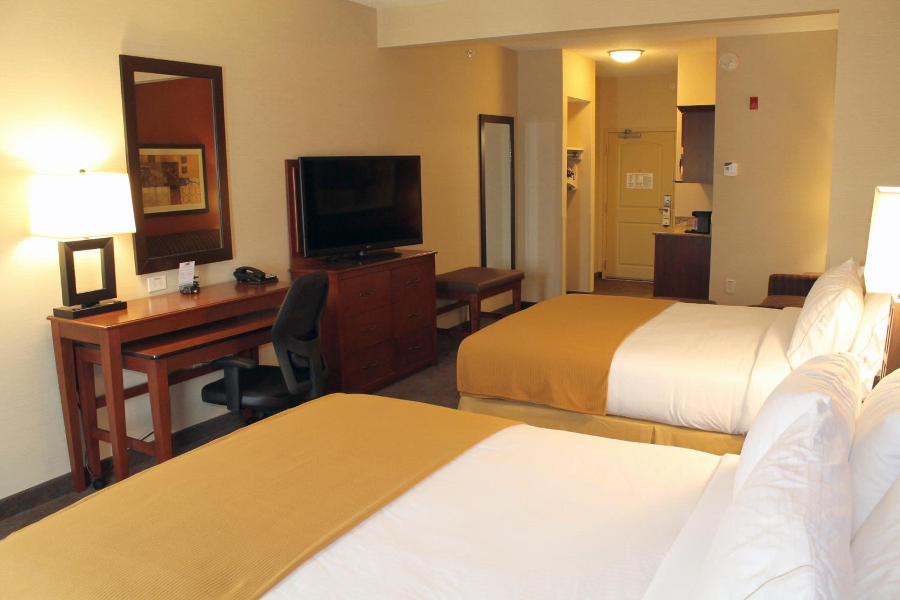Queen Suite with Two Queen Beds and Sofa Bed - Communications Accessible