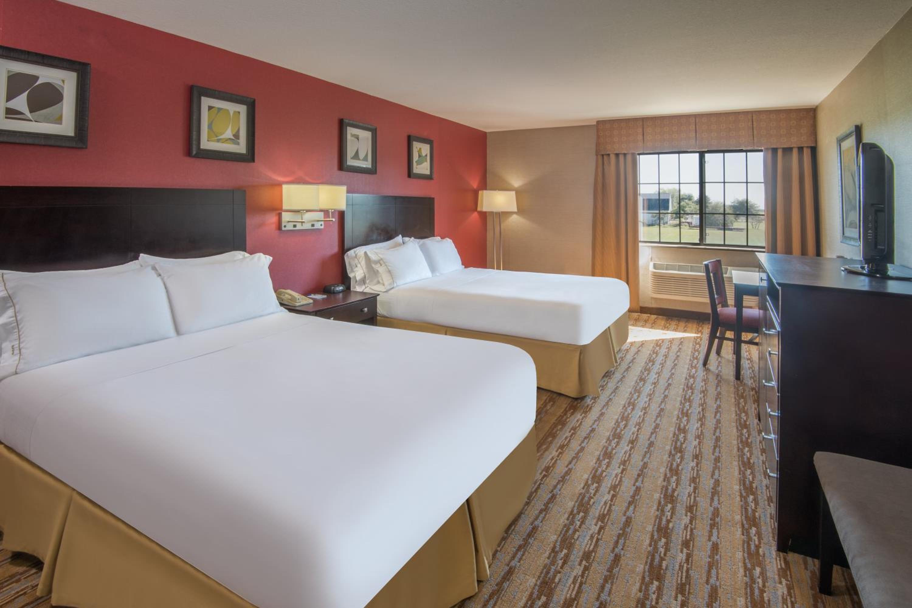 Queen Room with Two Queen Beds Hearing Accessible with Roll-In Shower - Non-Smoking - Photo 1