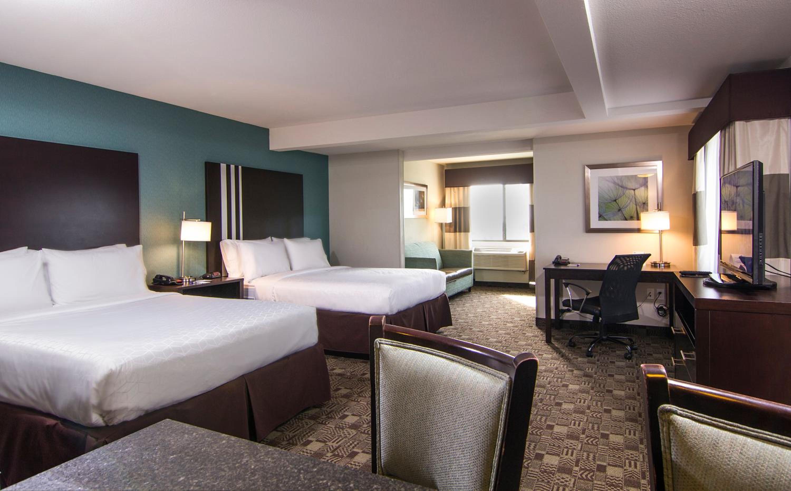 Queen Suite with Two Queen Beds - Photo 1