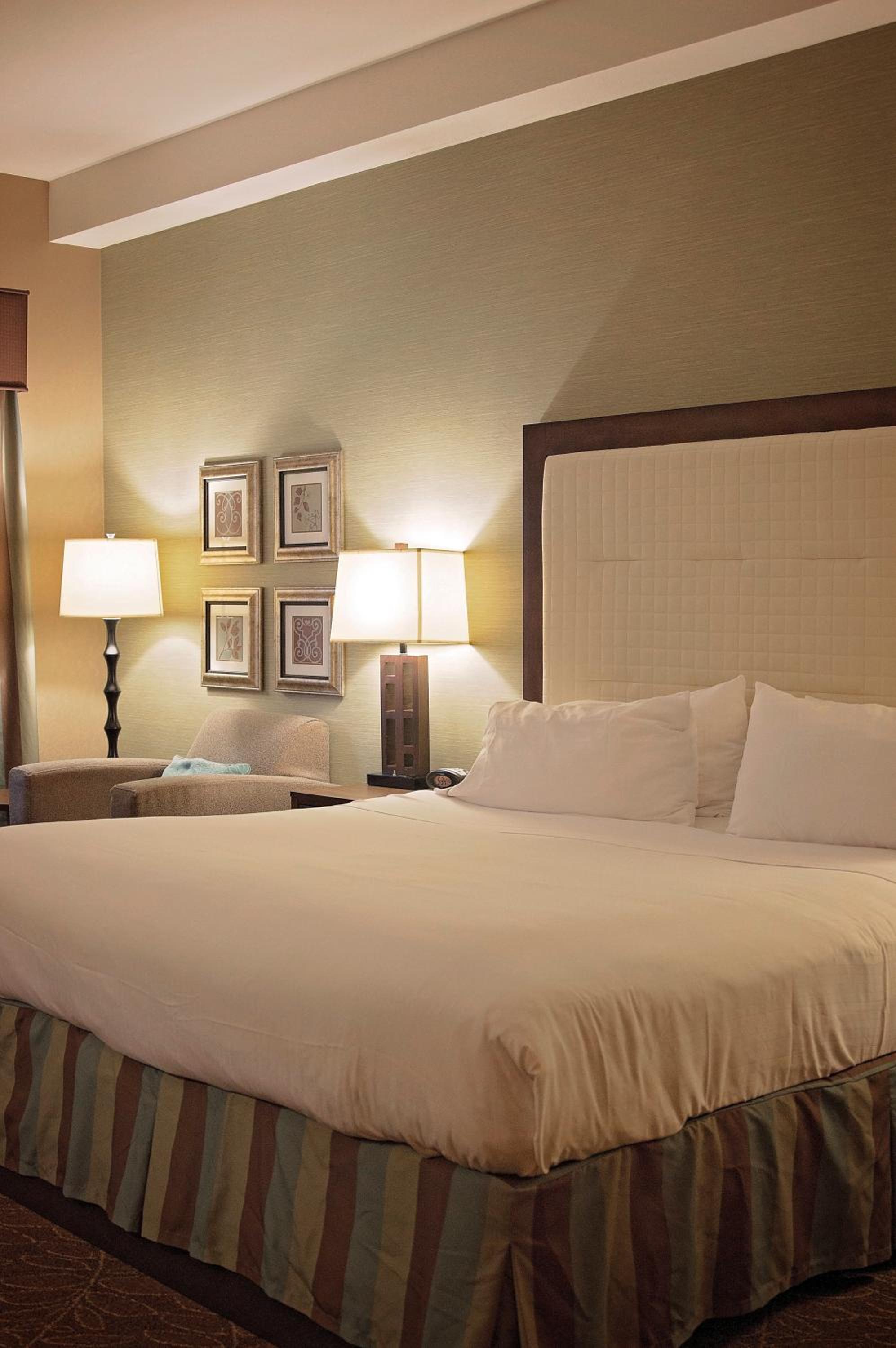 Standard King Room - Photo 2