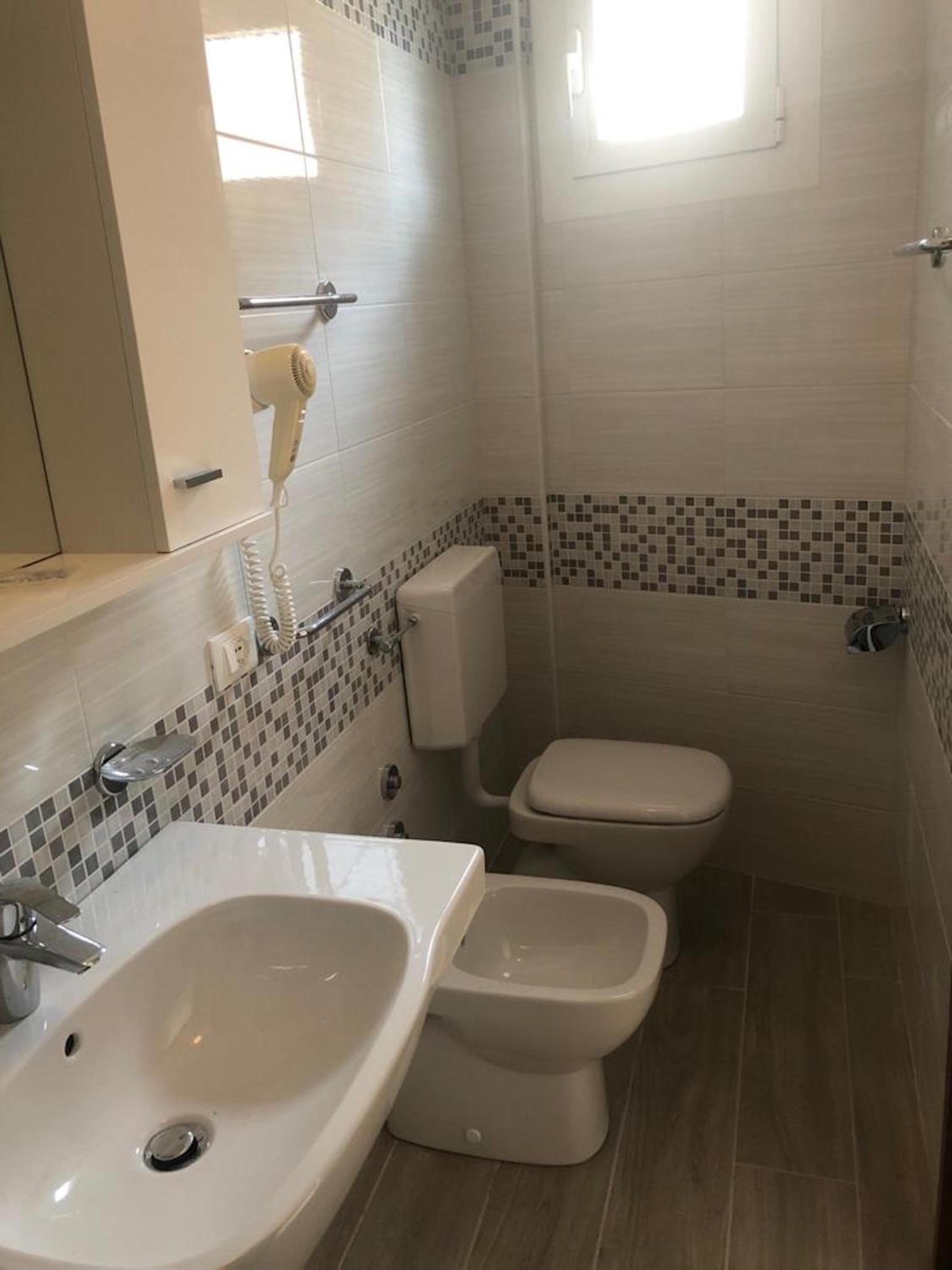 Double Room - Photo 21