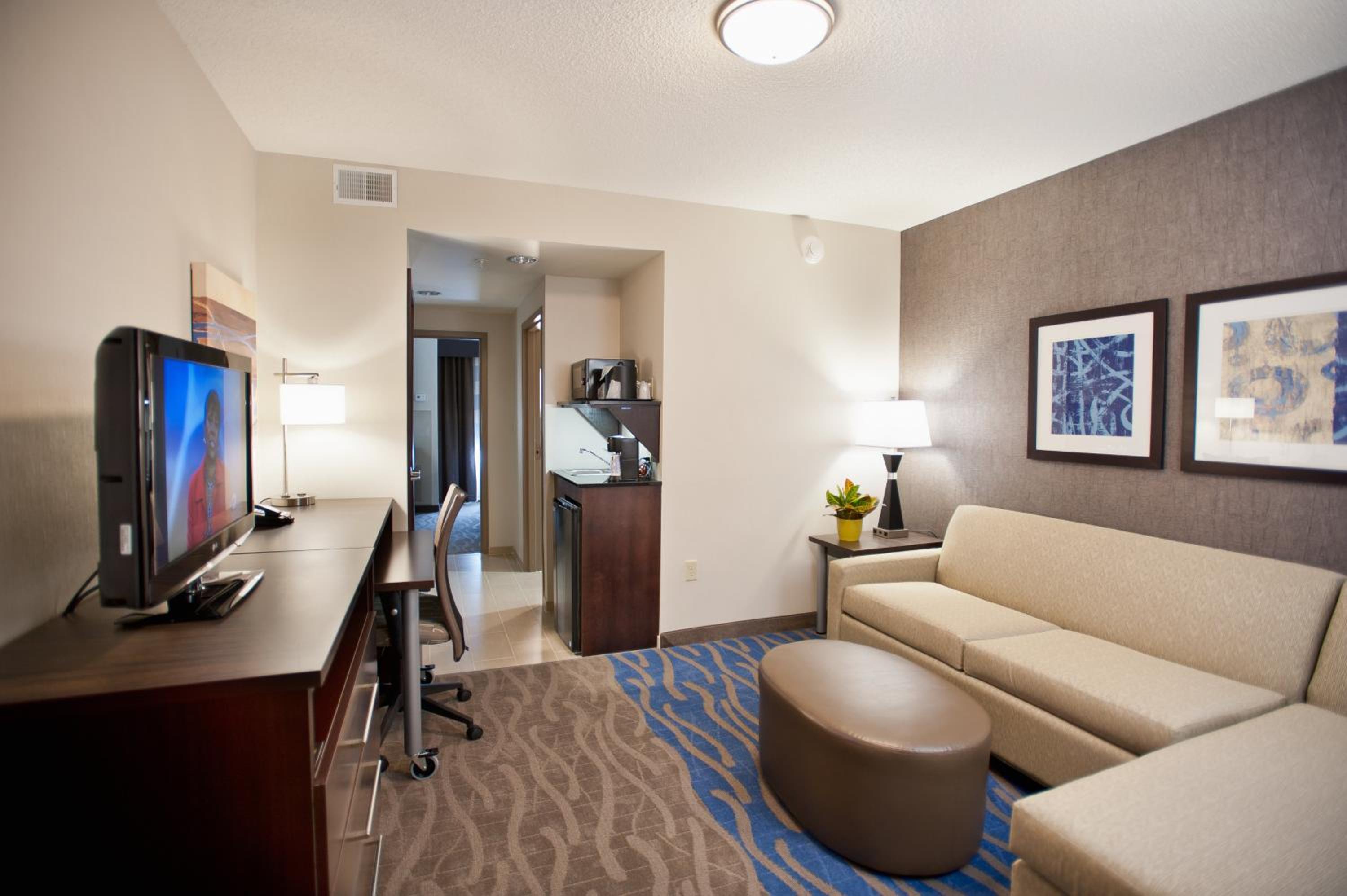 King Suite - Photo 3