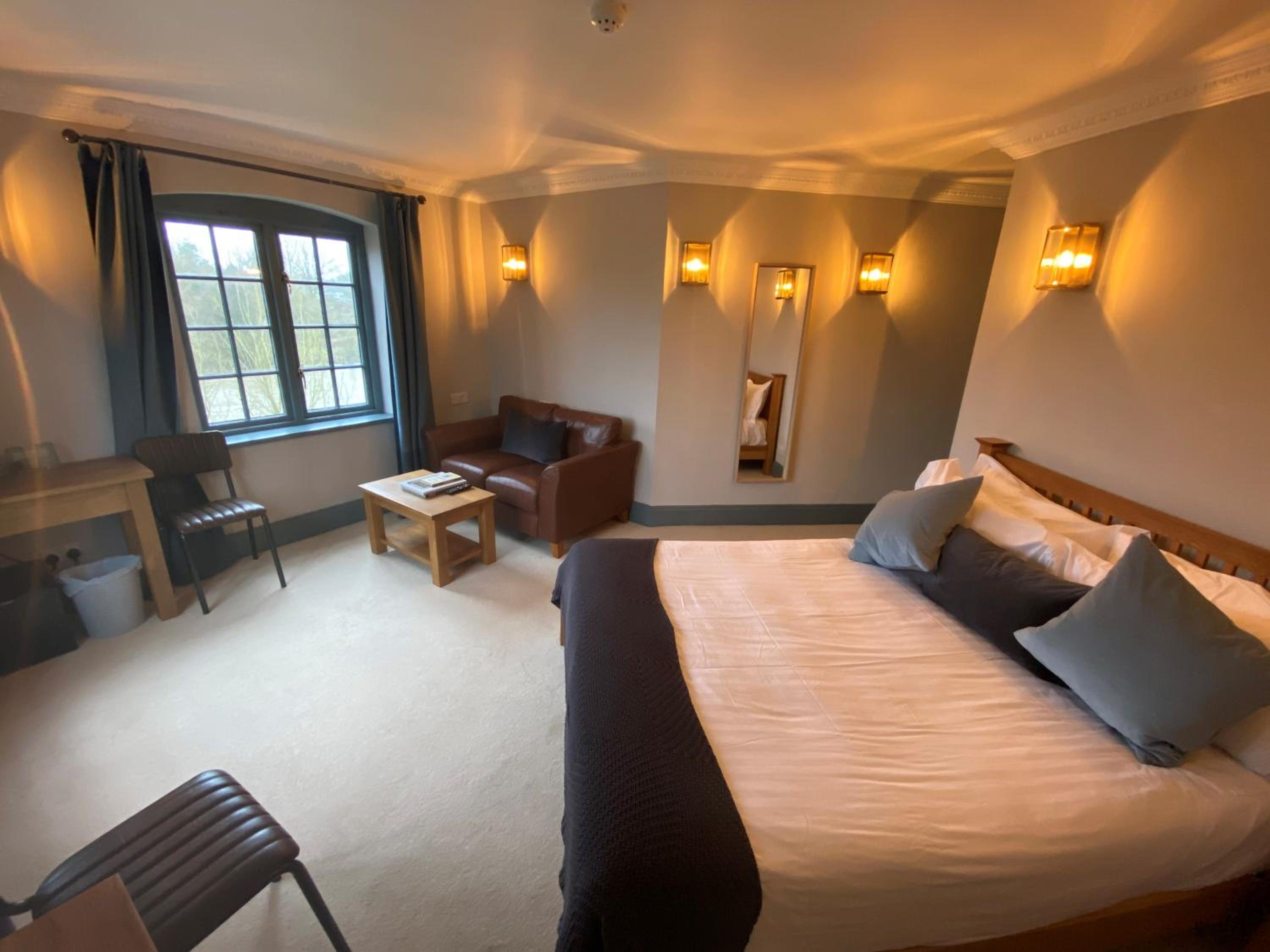 Luxury King Room - Photo 1