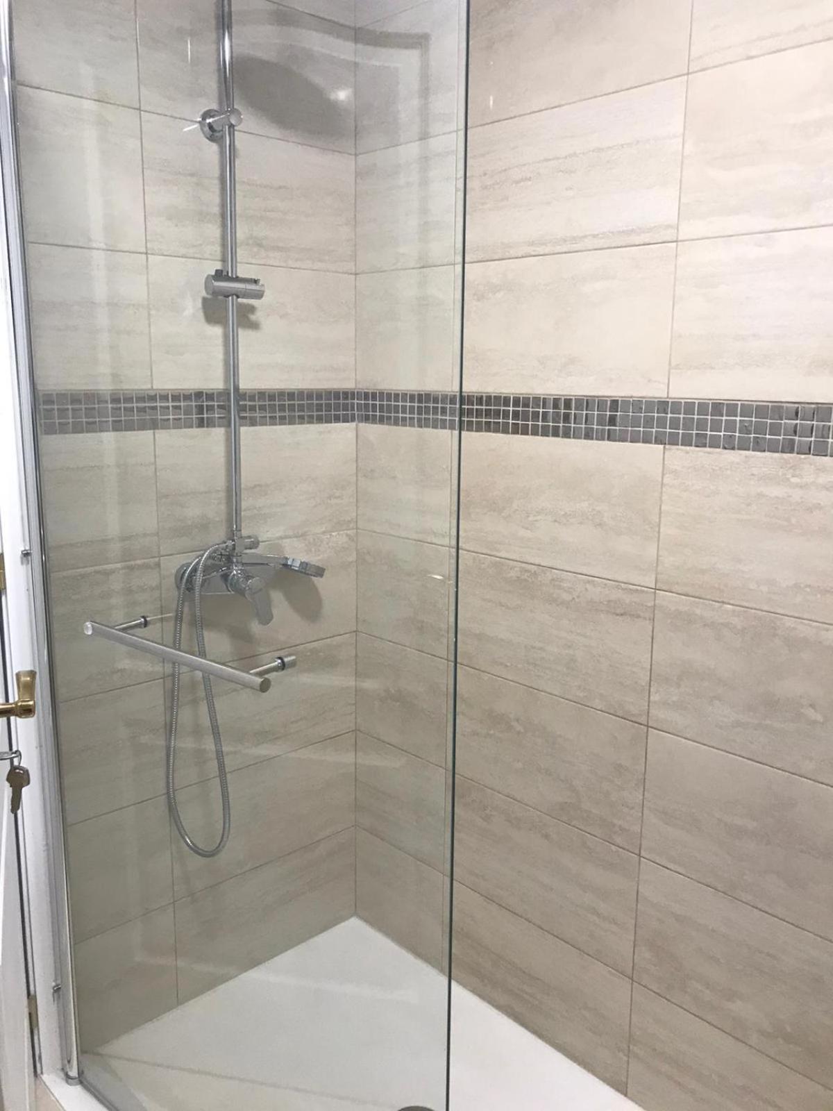 Double Room with Balcony - Photo 17