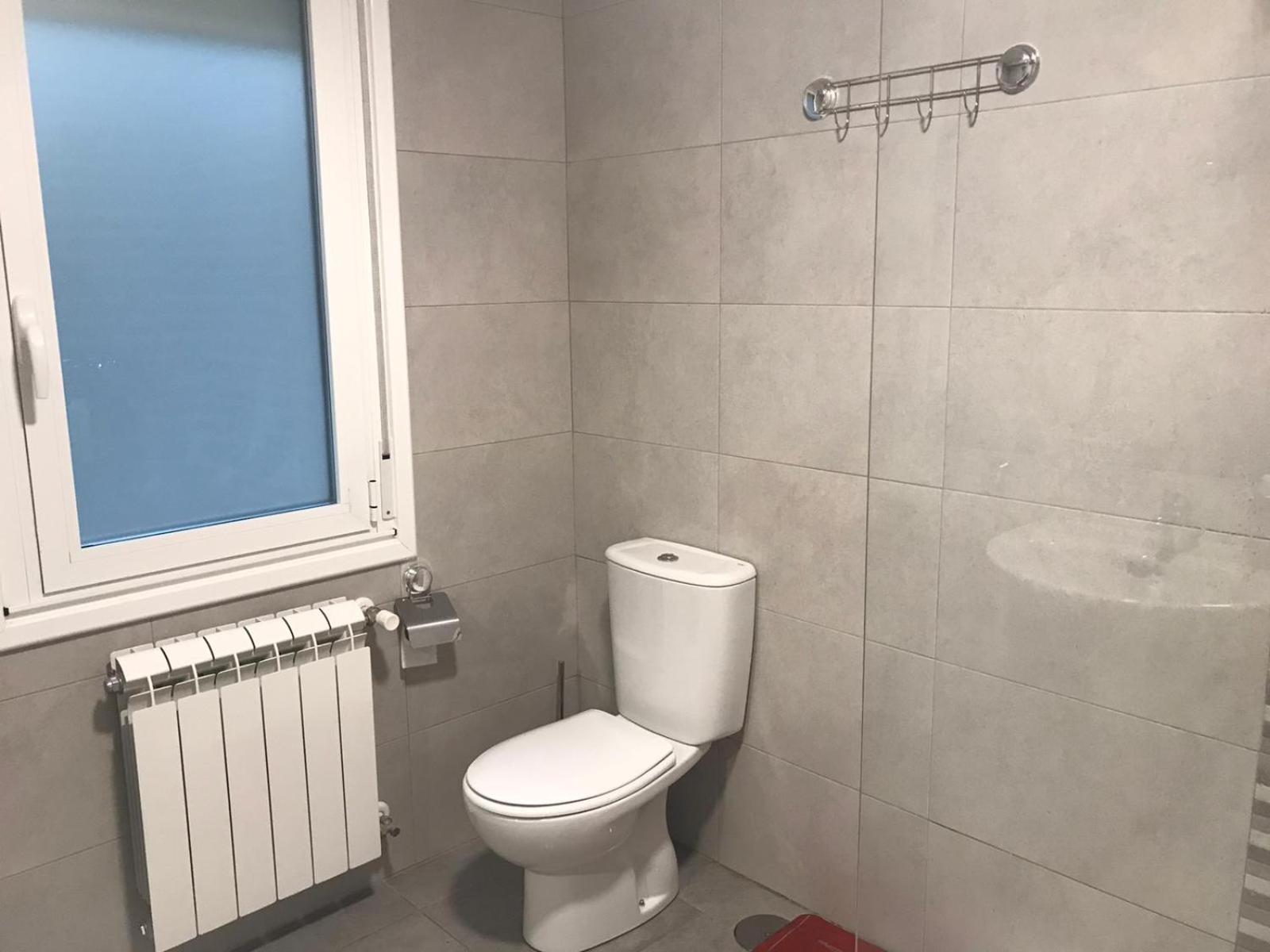 Double Room with Balcony - Photo 15