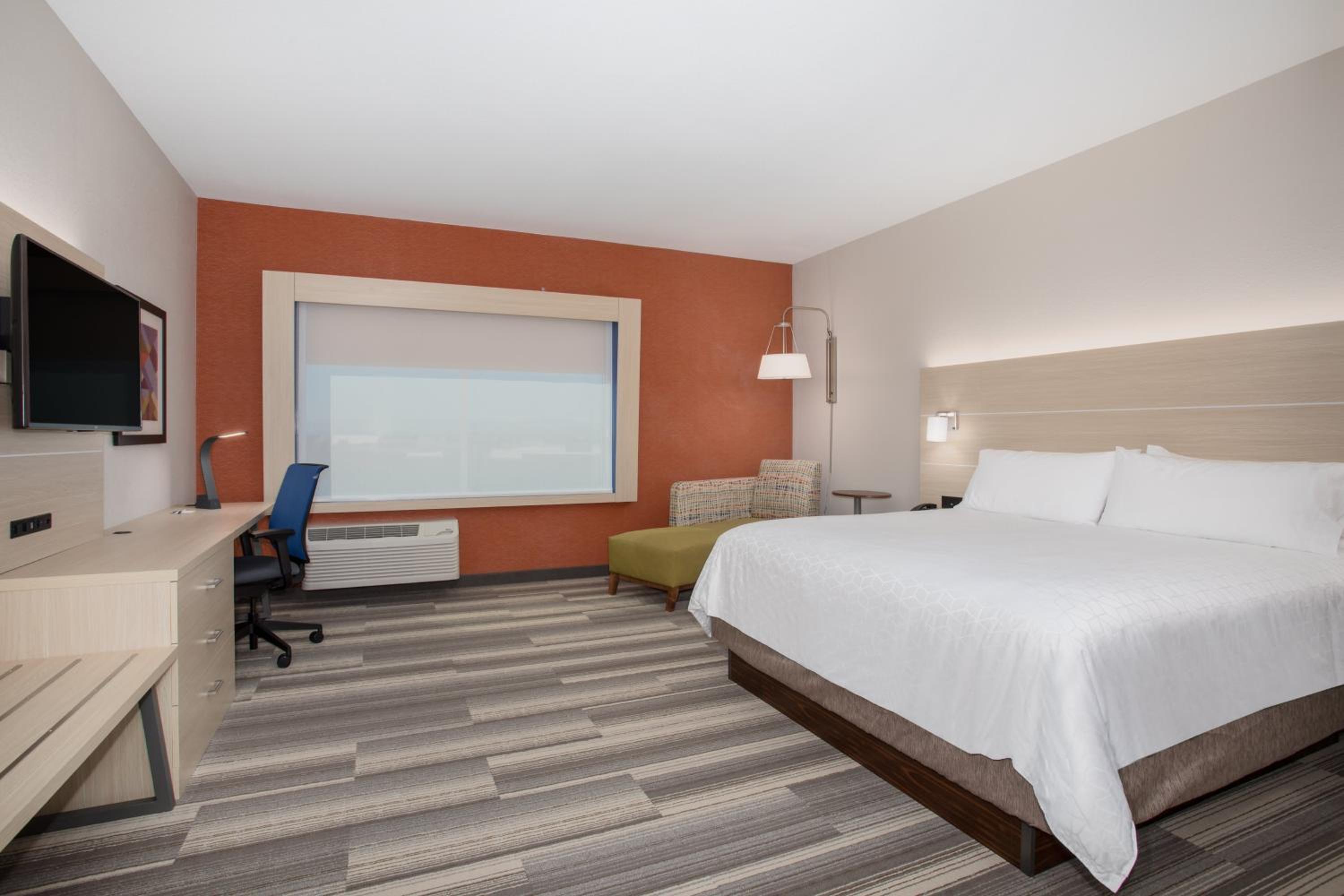 Standard King Room - Photo 2
