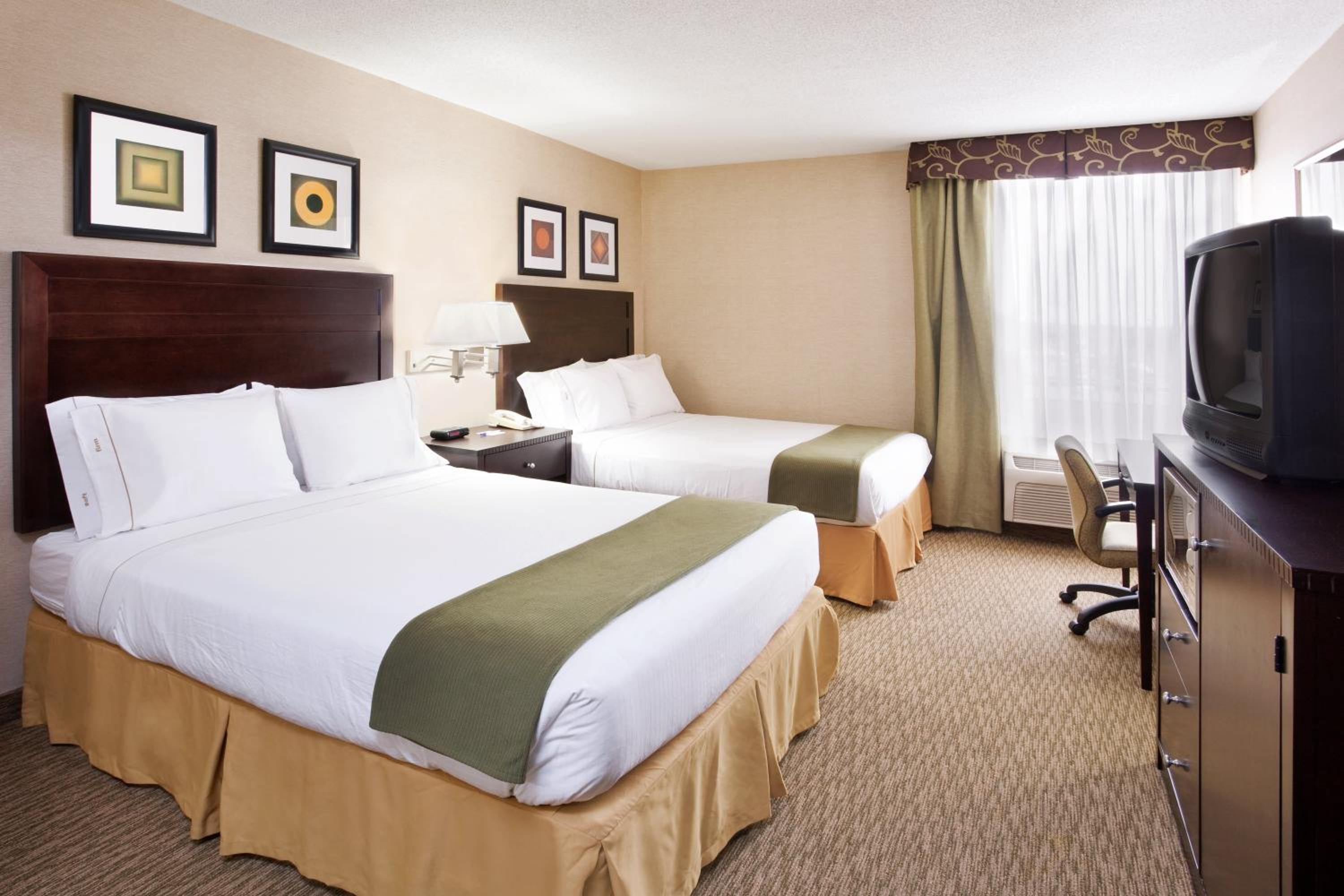 Standard Queen Room with Two Queen Beds - Photo 1