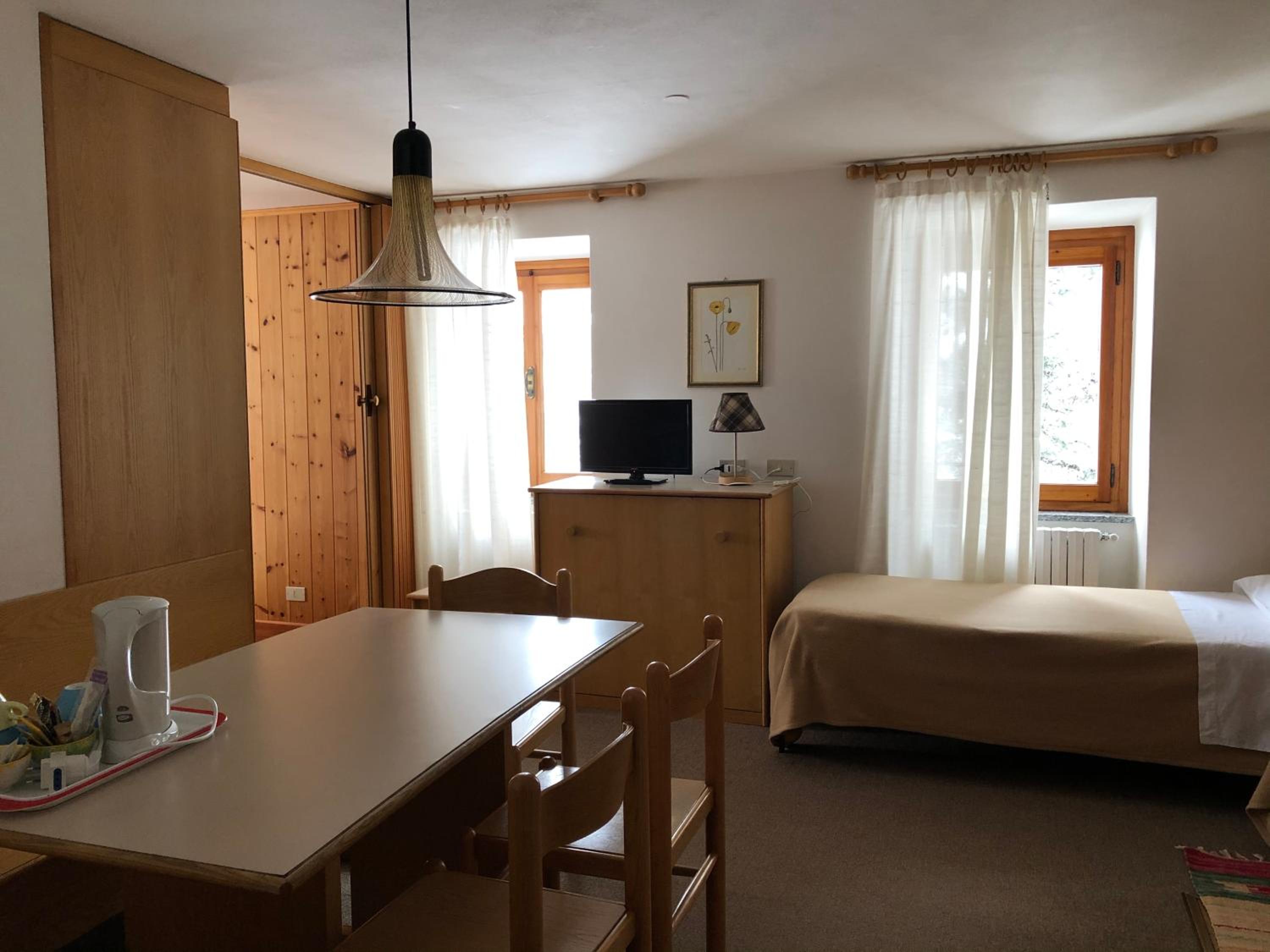 Large Double or Twin Room photo 1