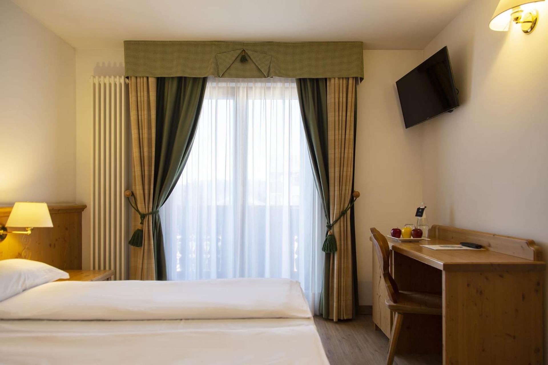 Standard Double or Twin Room photo 1