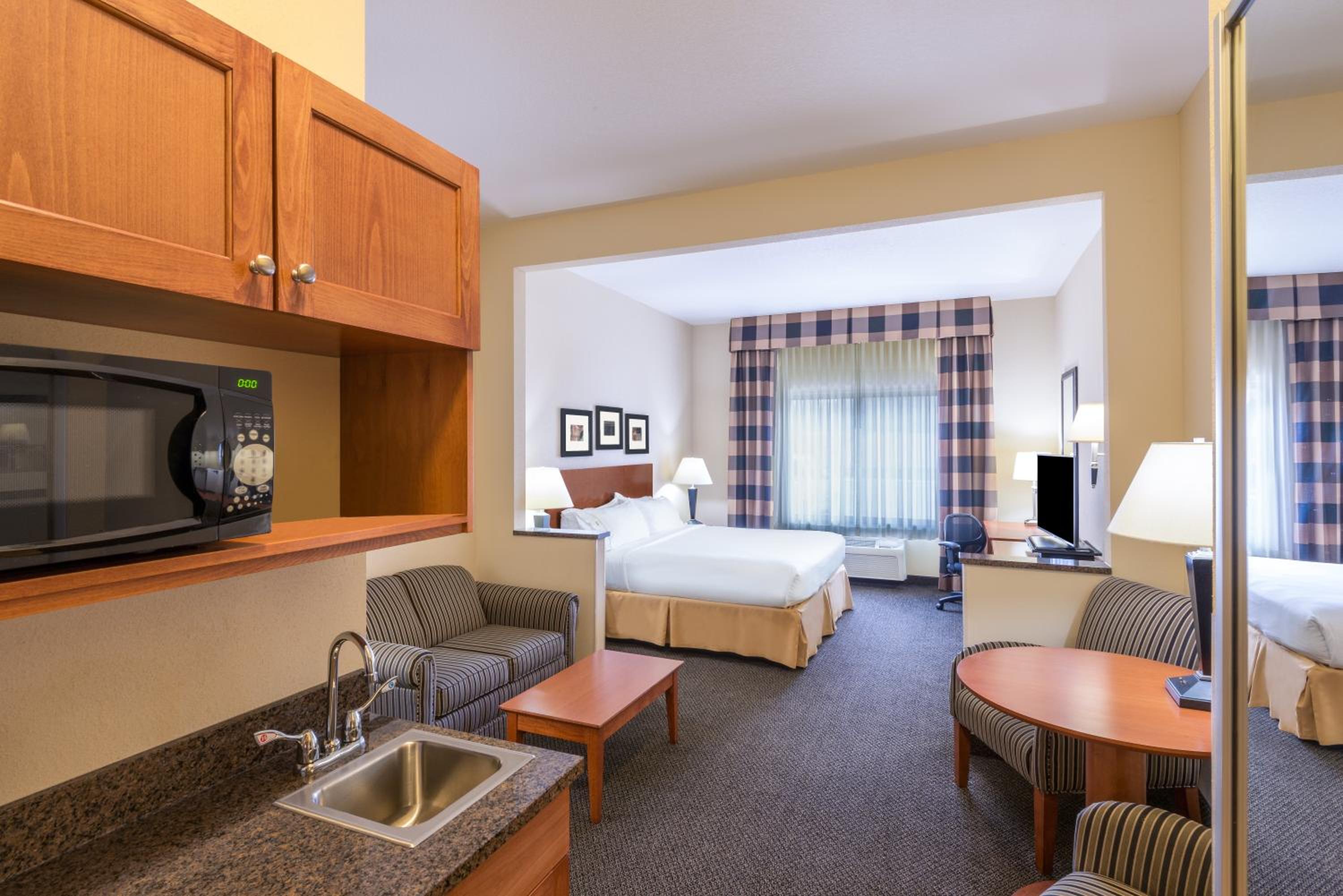 King Suite - Photo 1