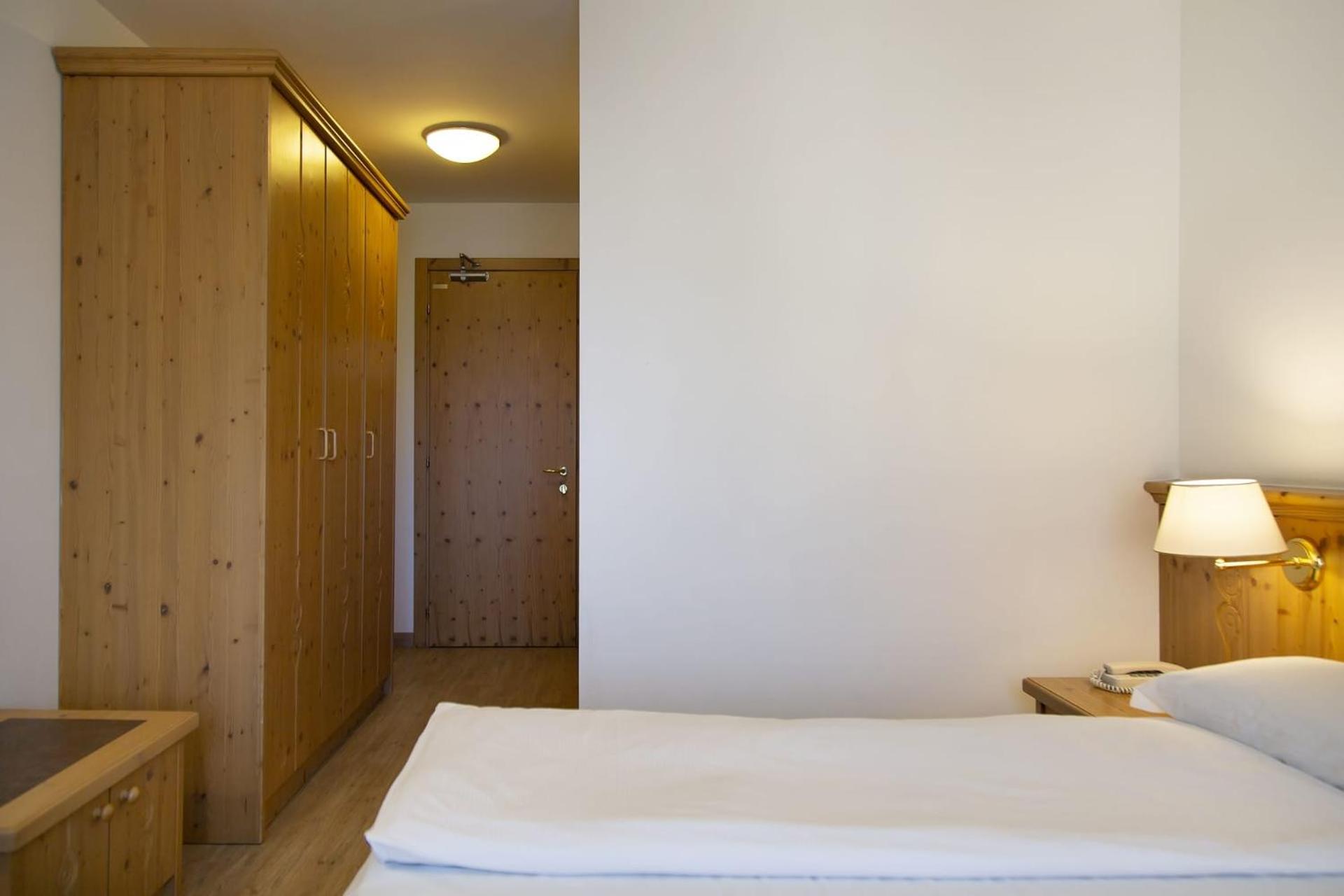 Standard Double or Twin Room photo 2