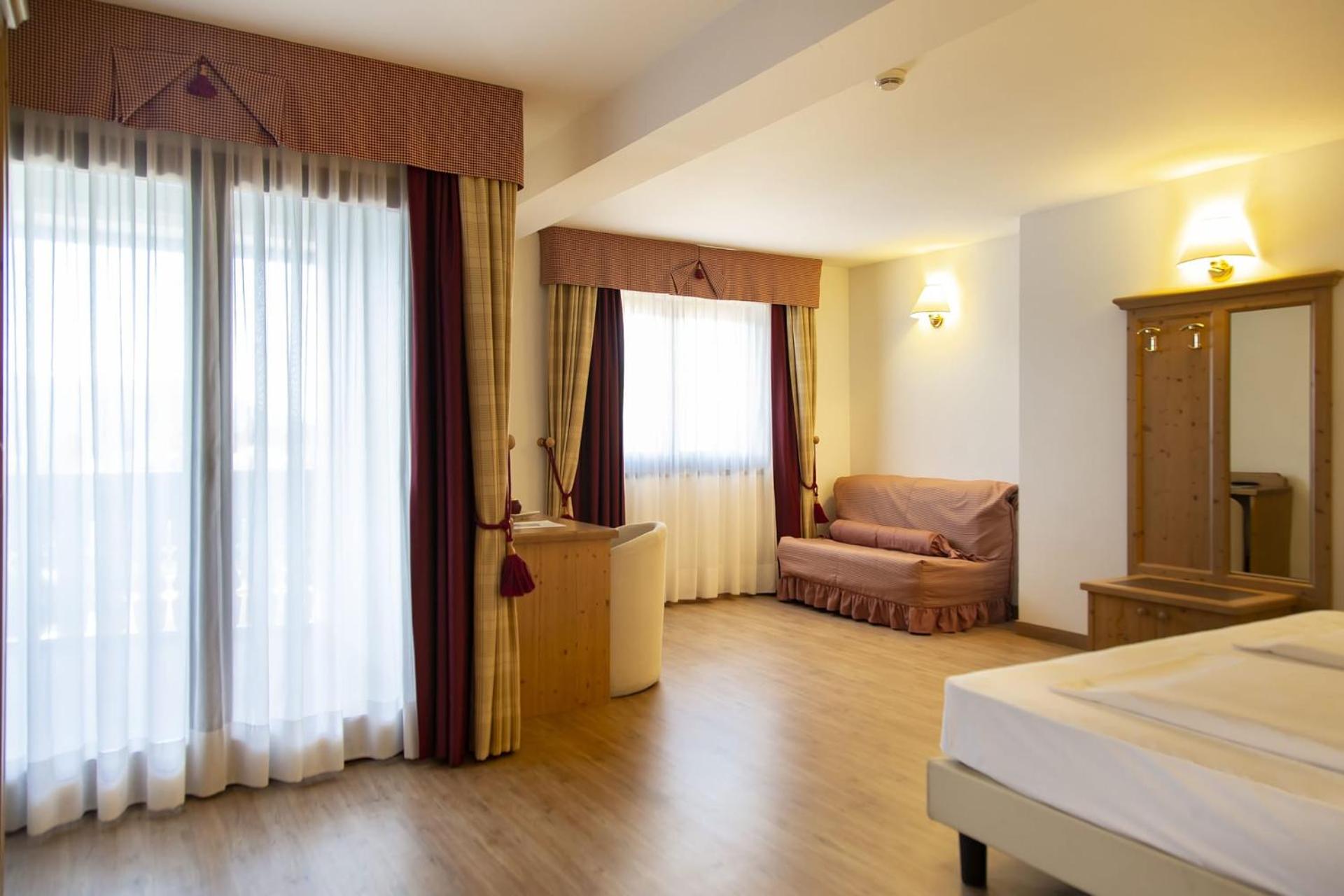 Superior Quadruple Room photo 2