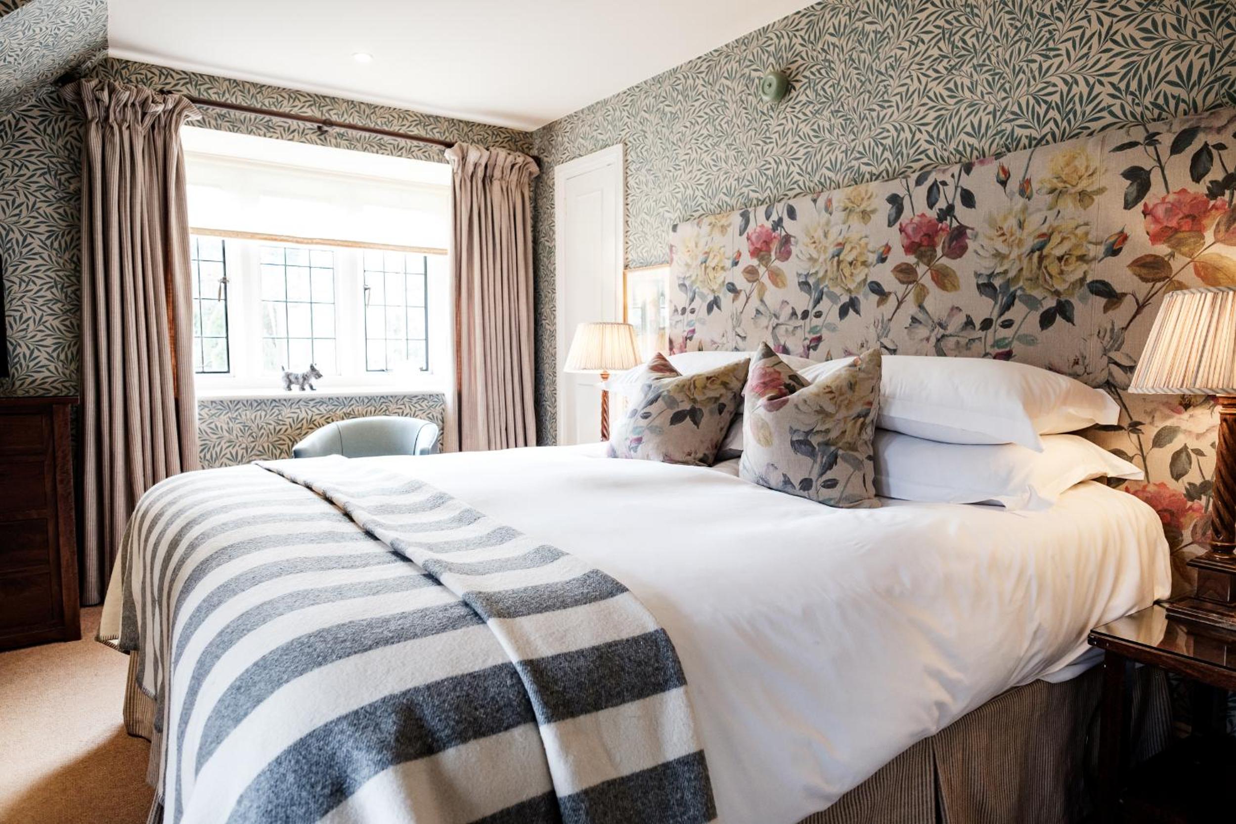 Standard Double Room with Garden View - Photo 6
