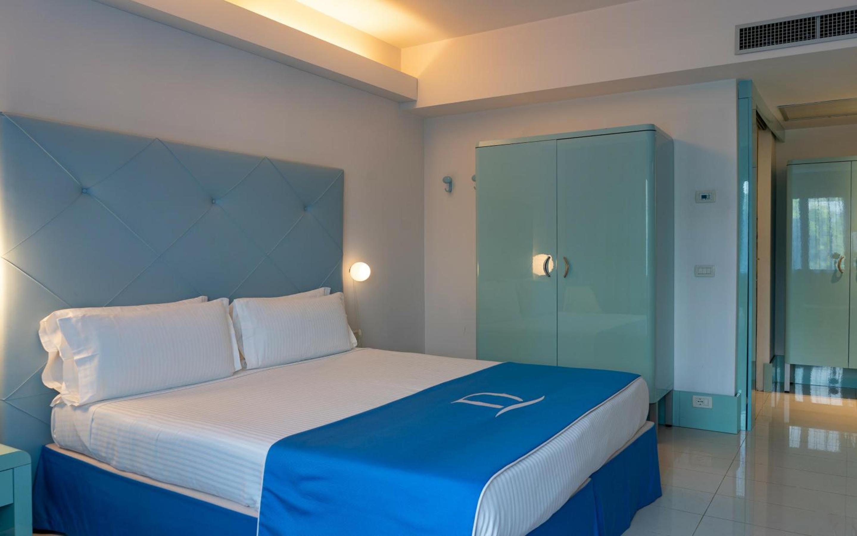 Classic Double Room with Internal View - Photo 5