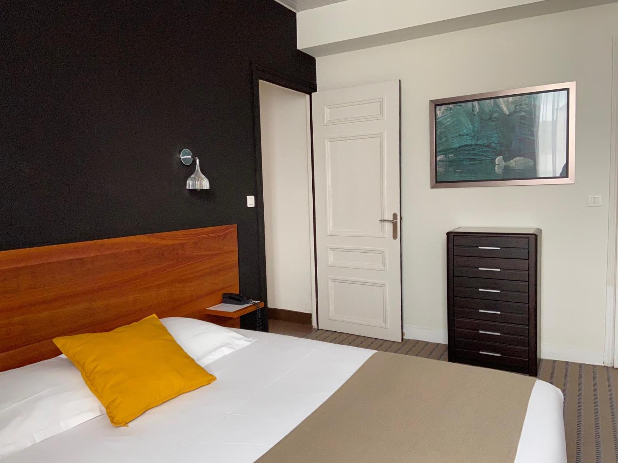 Double/Twin Room with Courtyard view photo 2