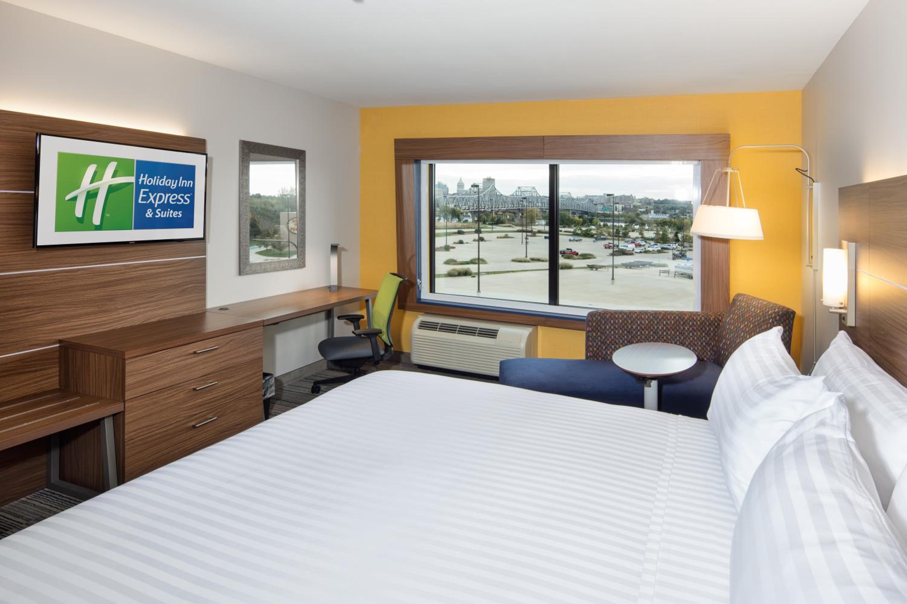 King Room - Hearing Accessible - Non-Smoking
