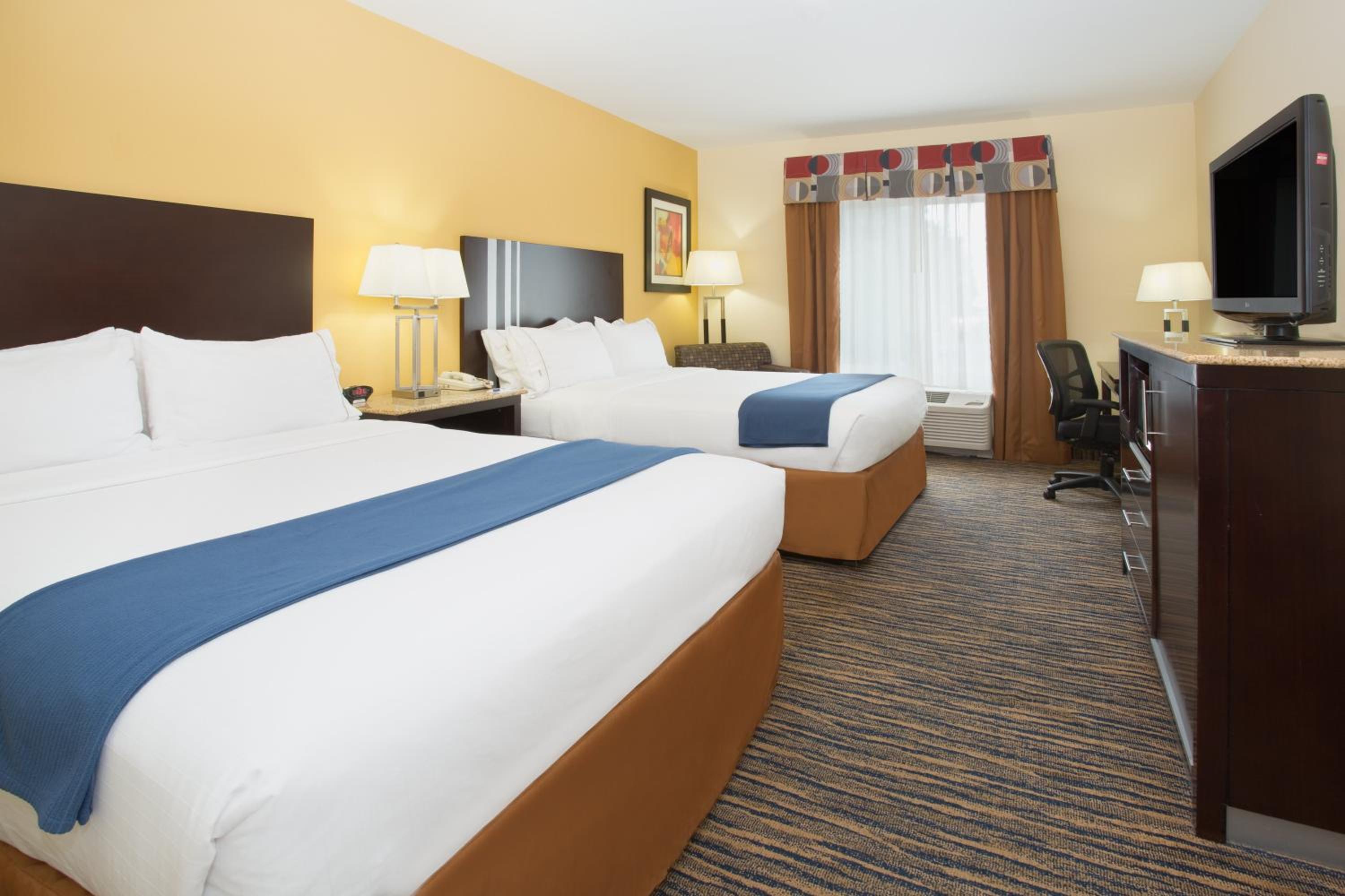 Standard Queen Room with Two Queen Beds - Photo 1
