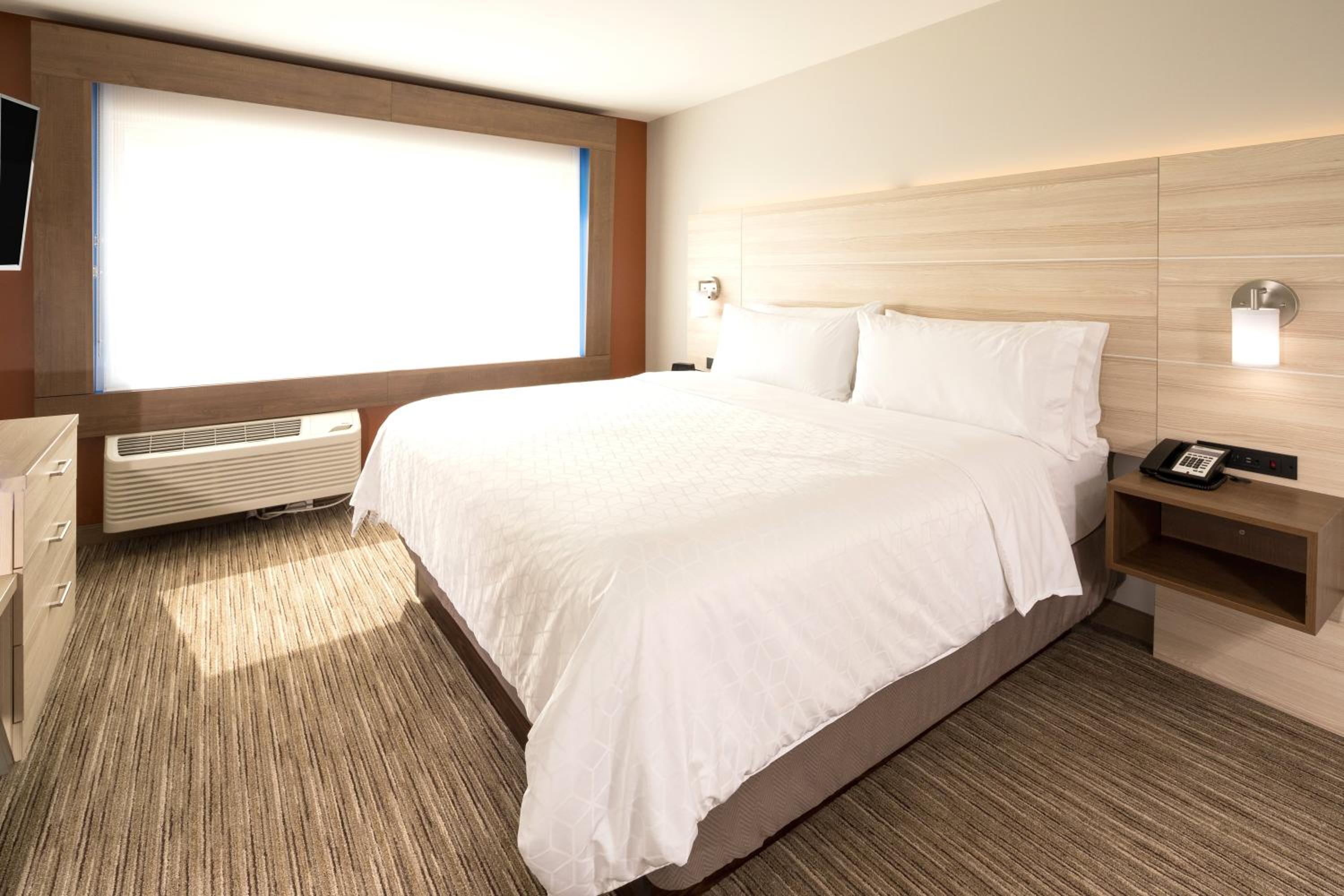 Standard King Room