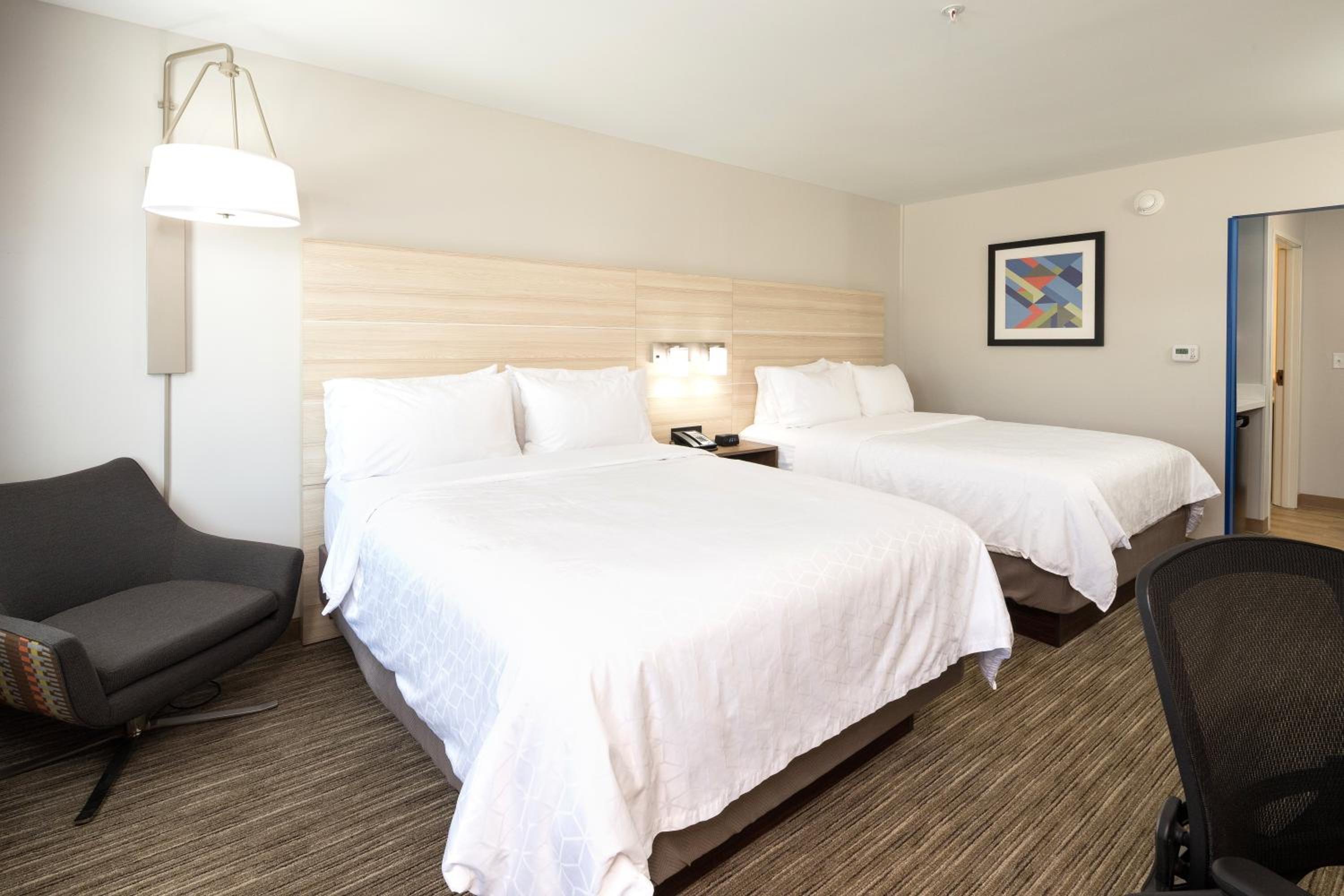 Standard Queen Room with Two Queen Beds