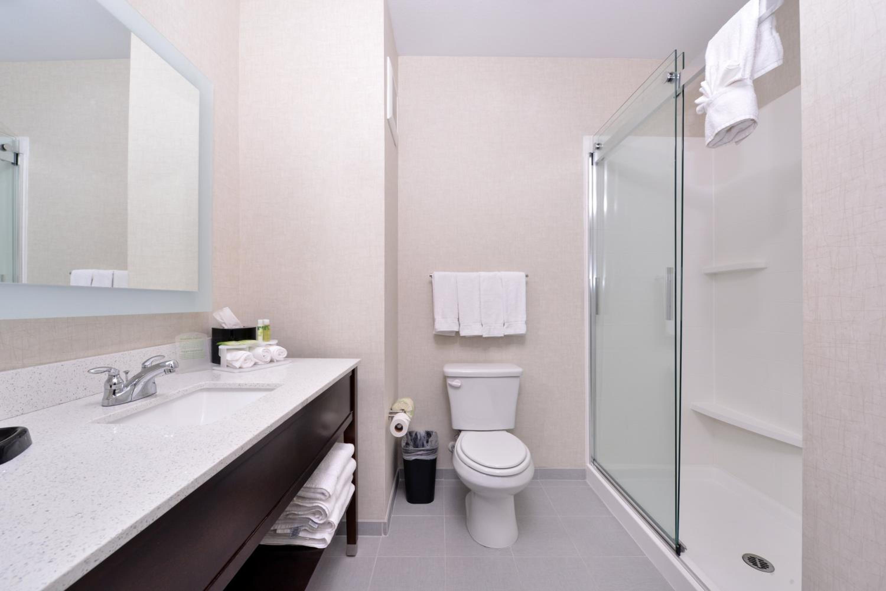 King Room - Mobility Access Tub - Non-Smoking photo 3