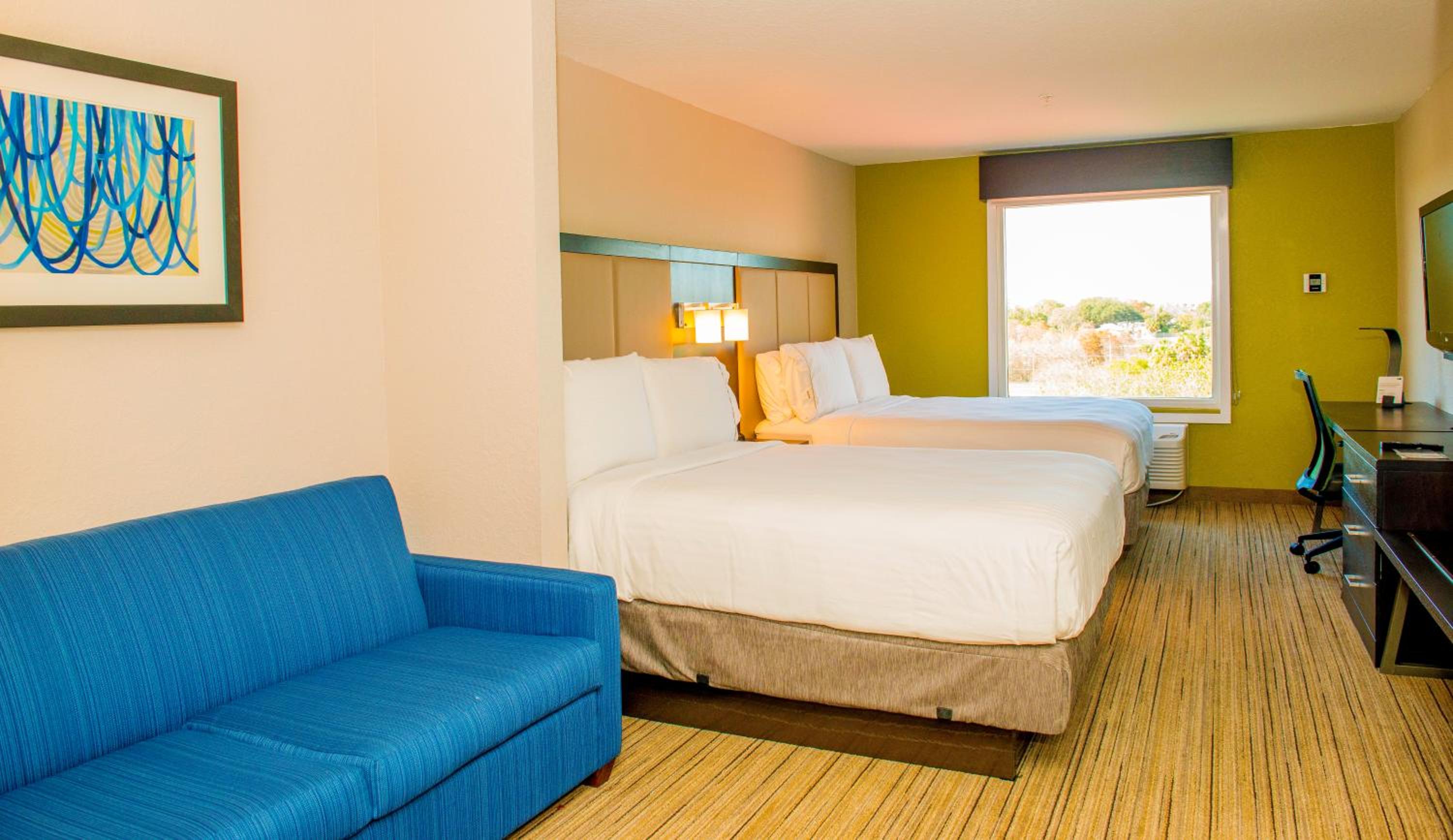 Suite with Two Queen Beds - Photo 1
