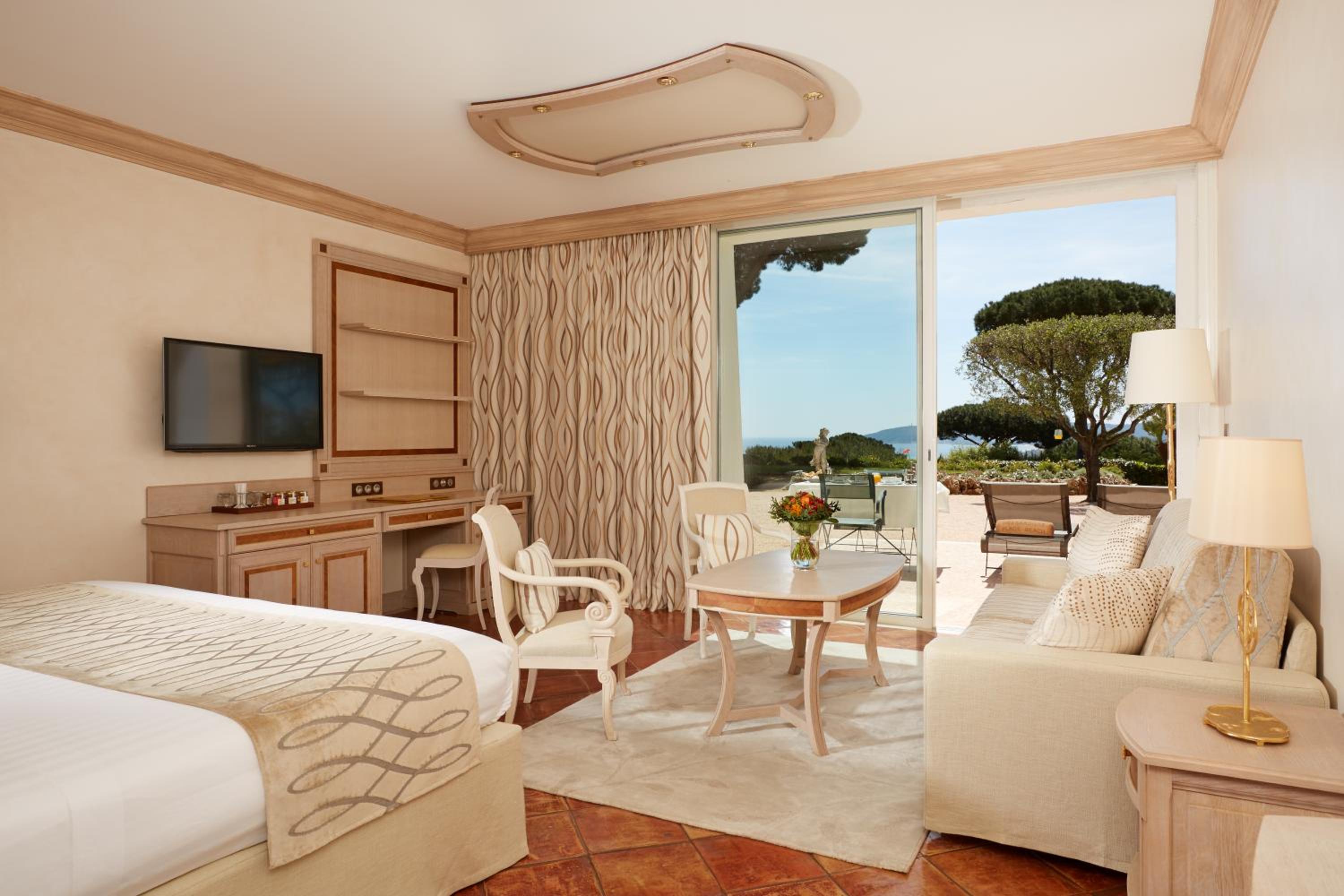 Junior Suite with Garden View