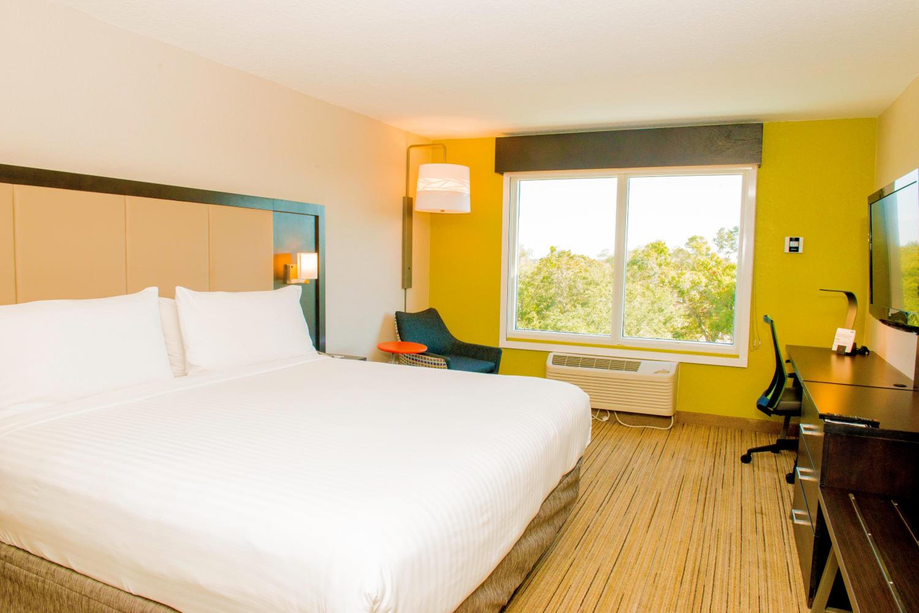 Standard King Room - Photo 2