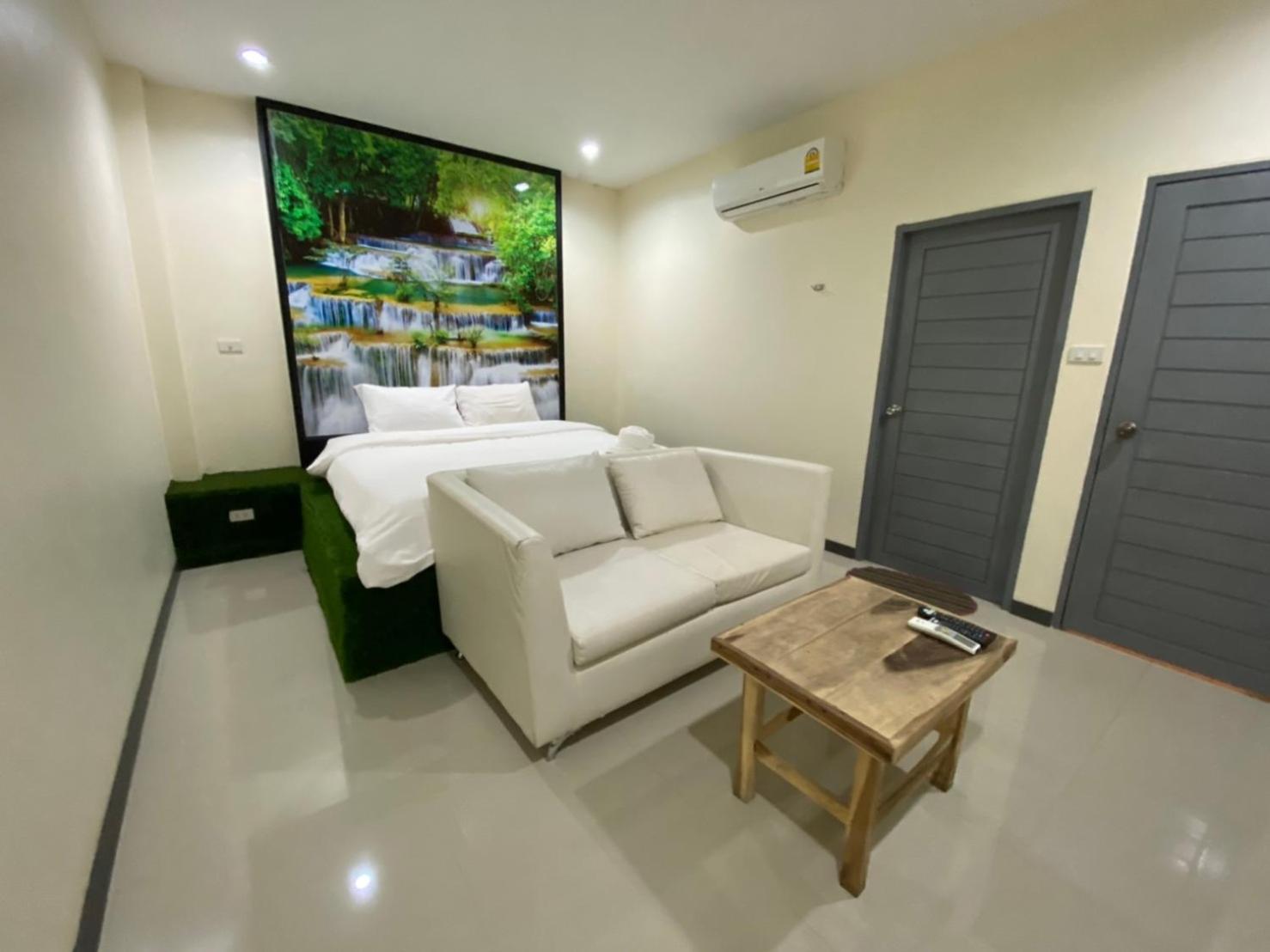 Two-Bedroom Suite - Photo 2